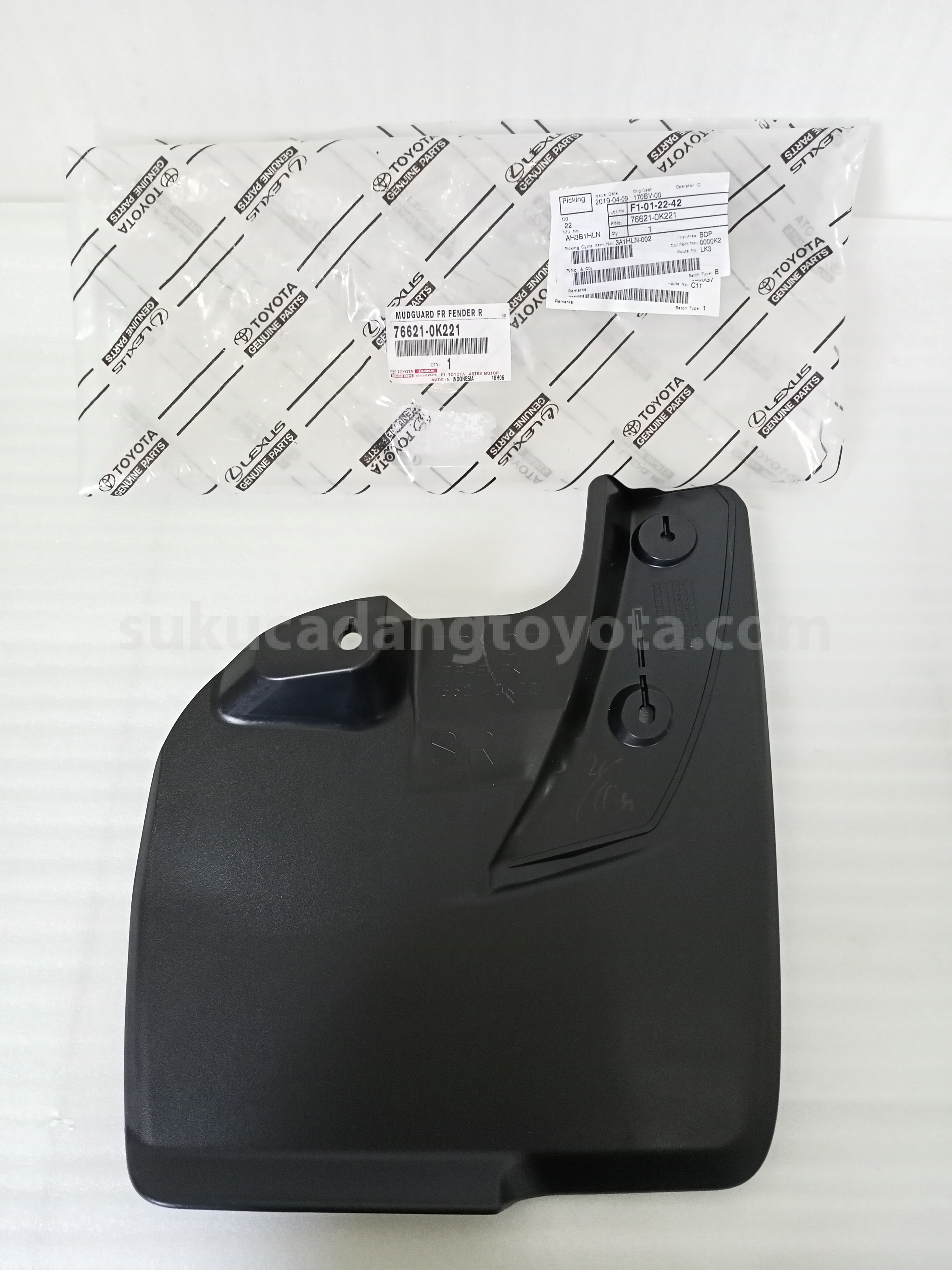 766210K221 MUDGUARD FR FENDER R - TOYOTA