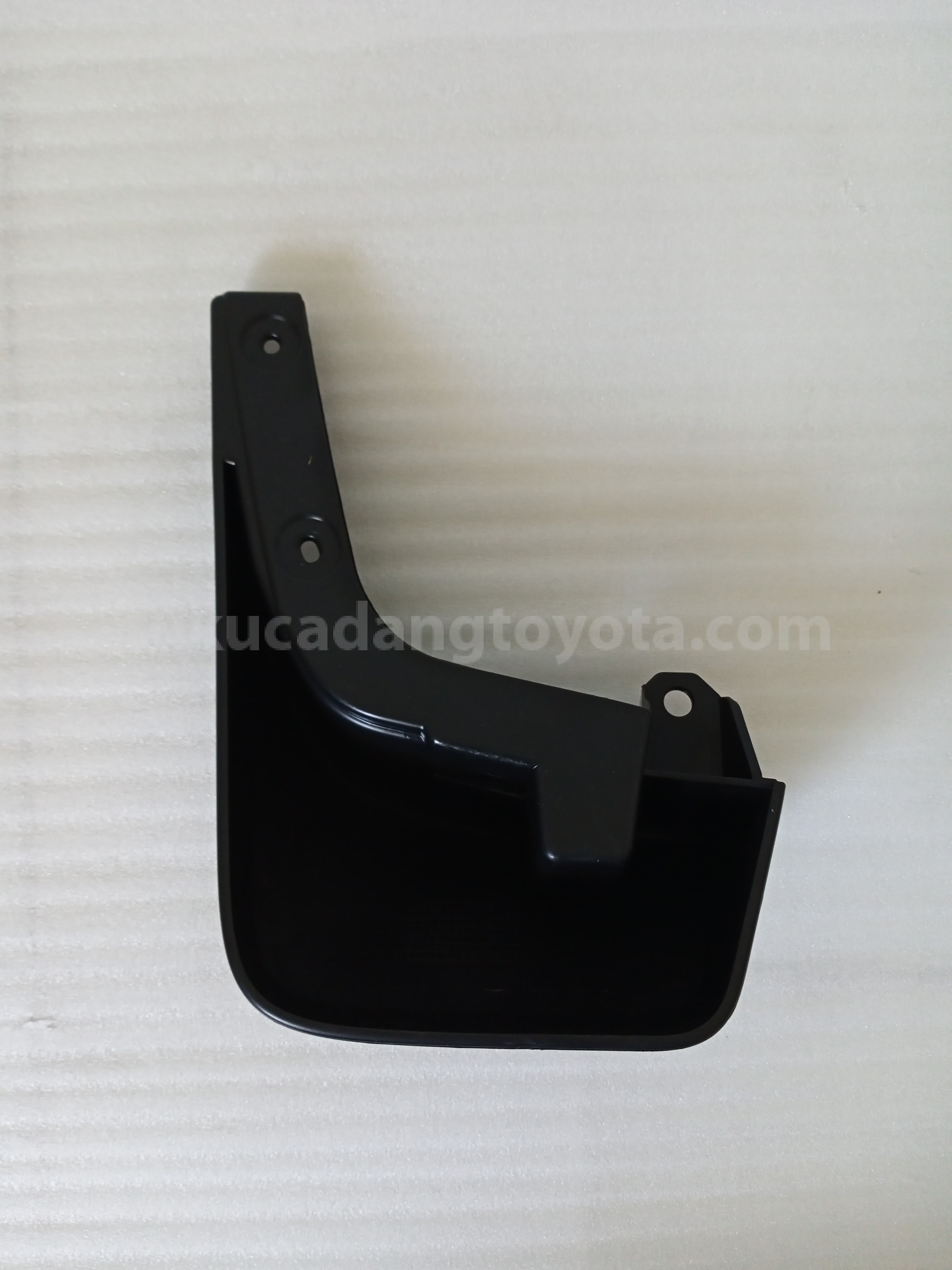 76621BZ090 MUDGUARD,FR FDR,RH - TOYOTA