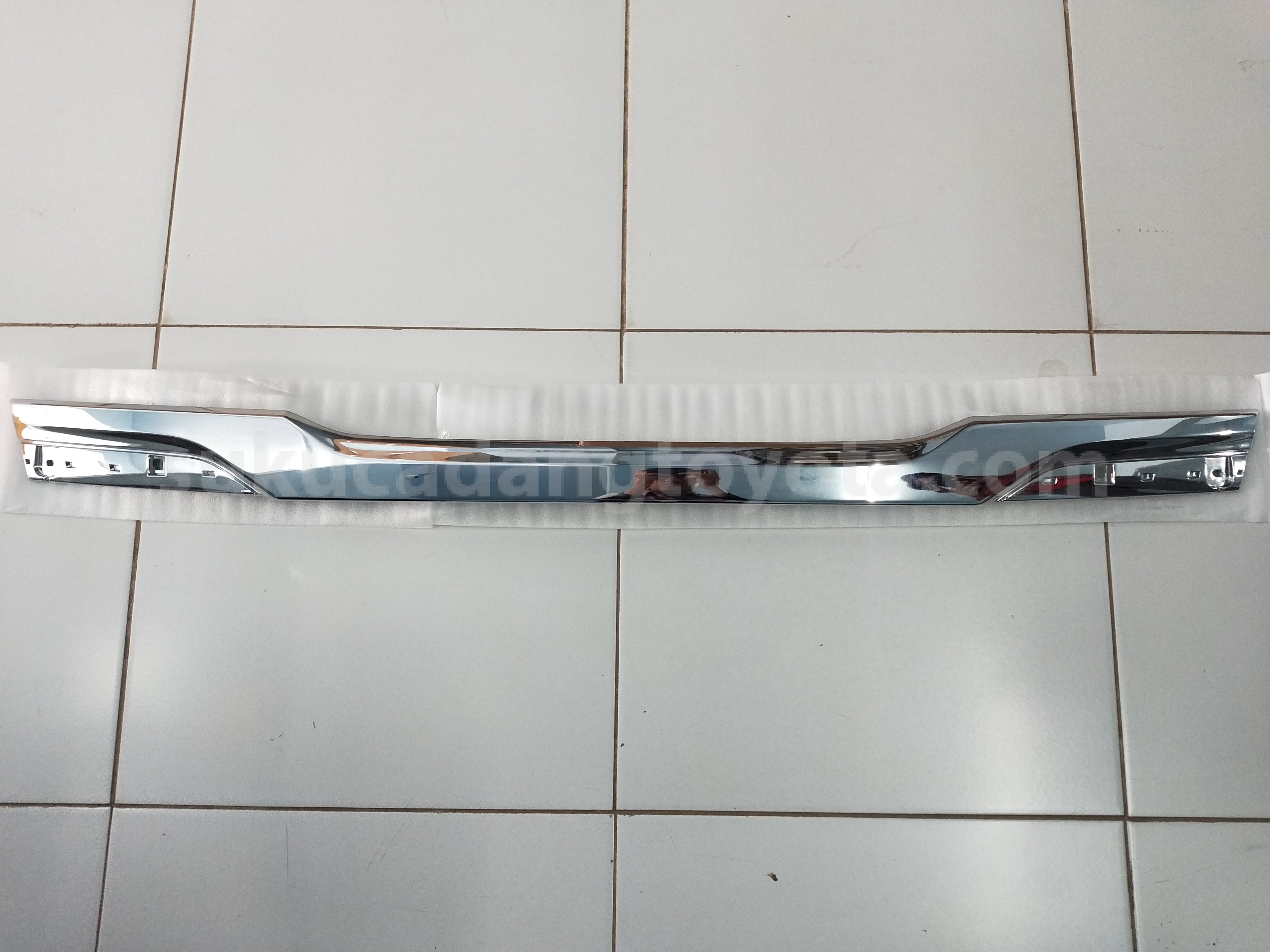 76801DX020 GARNISH SA BACK DOOR - TOYOTA