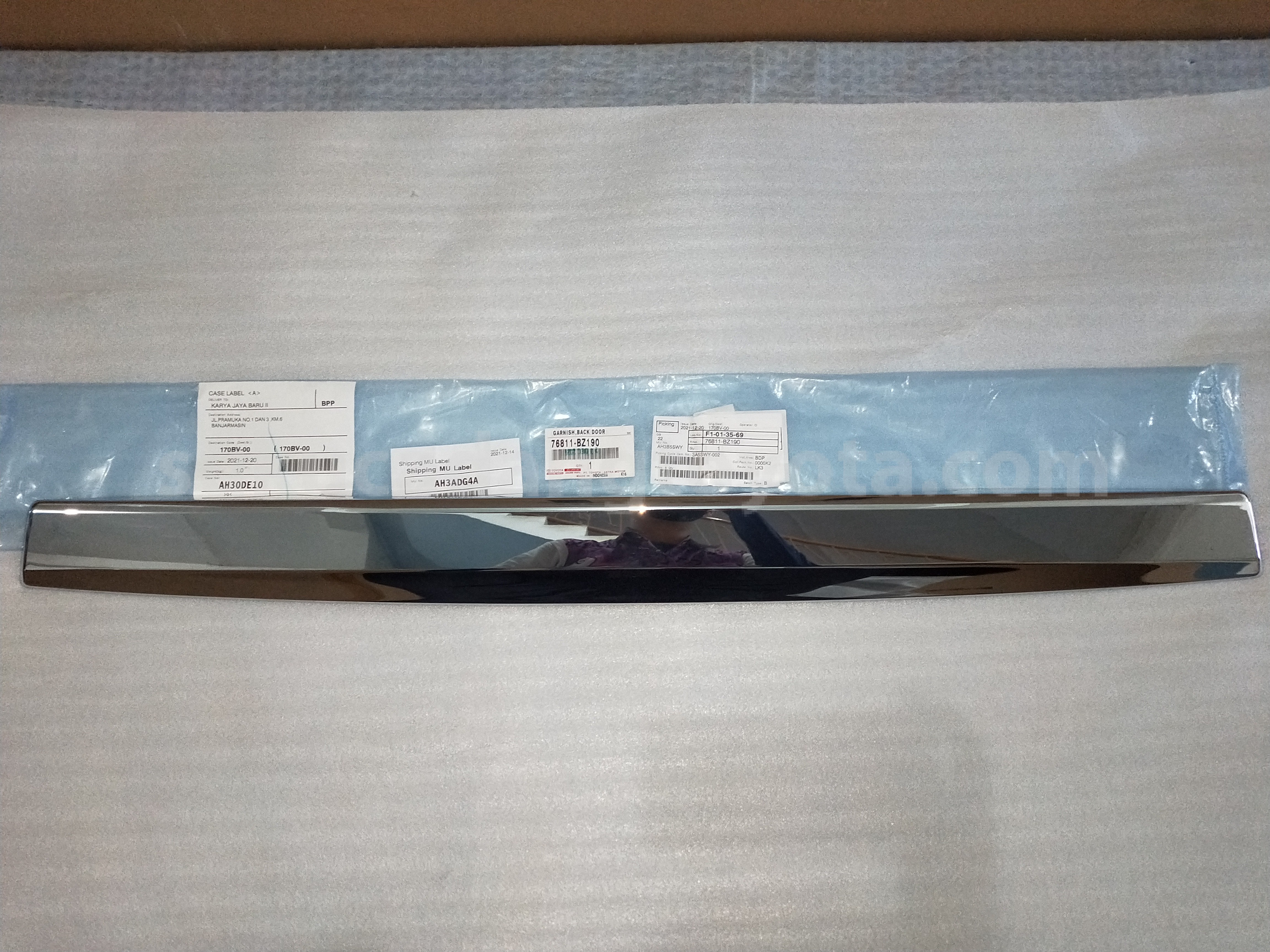 76811BZ190 GARNISH,BACK DOOR - TOYOTA