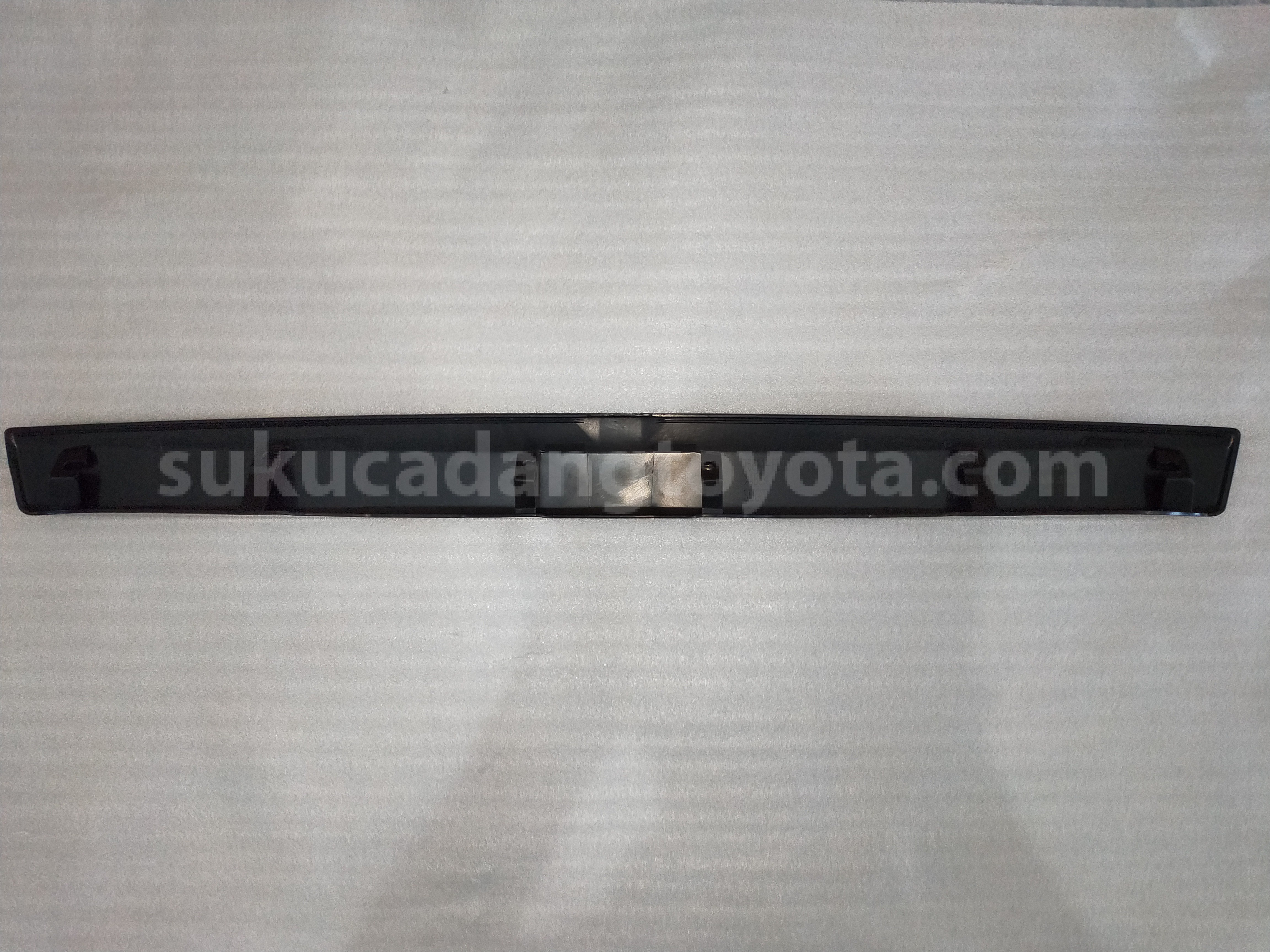 76811BZ231 GARNISH, B/DOOR, OUT - TOYOTA