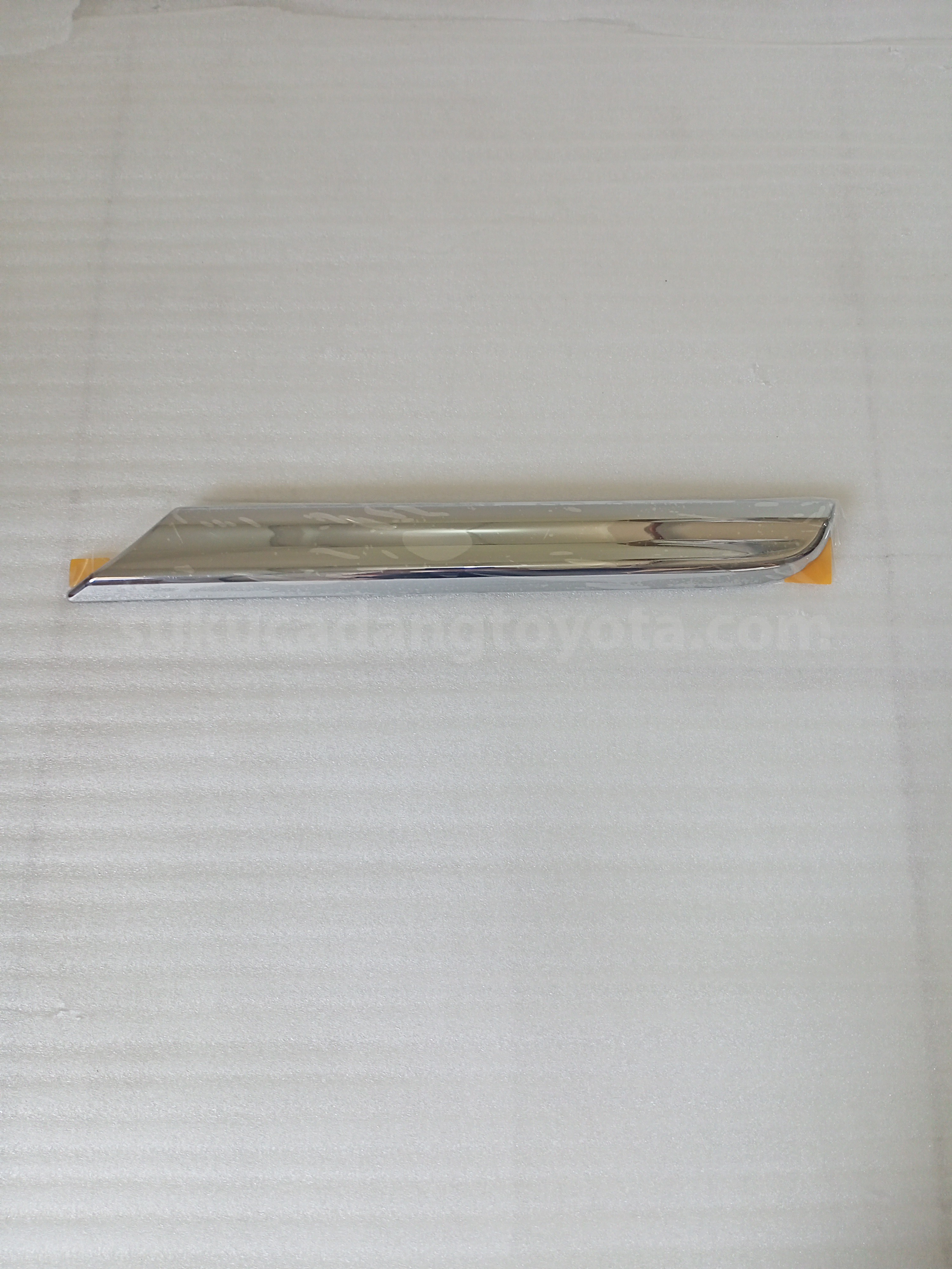 76811BZ320 GARNISH LUG COM OUTS - TOYOTA