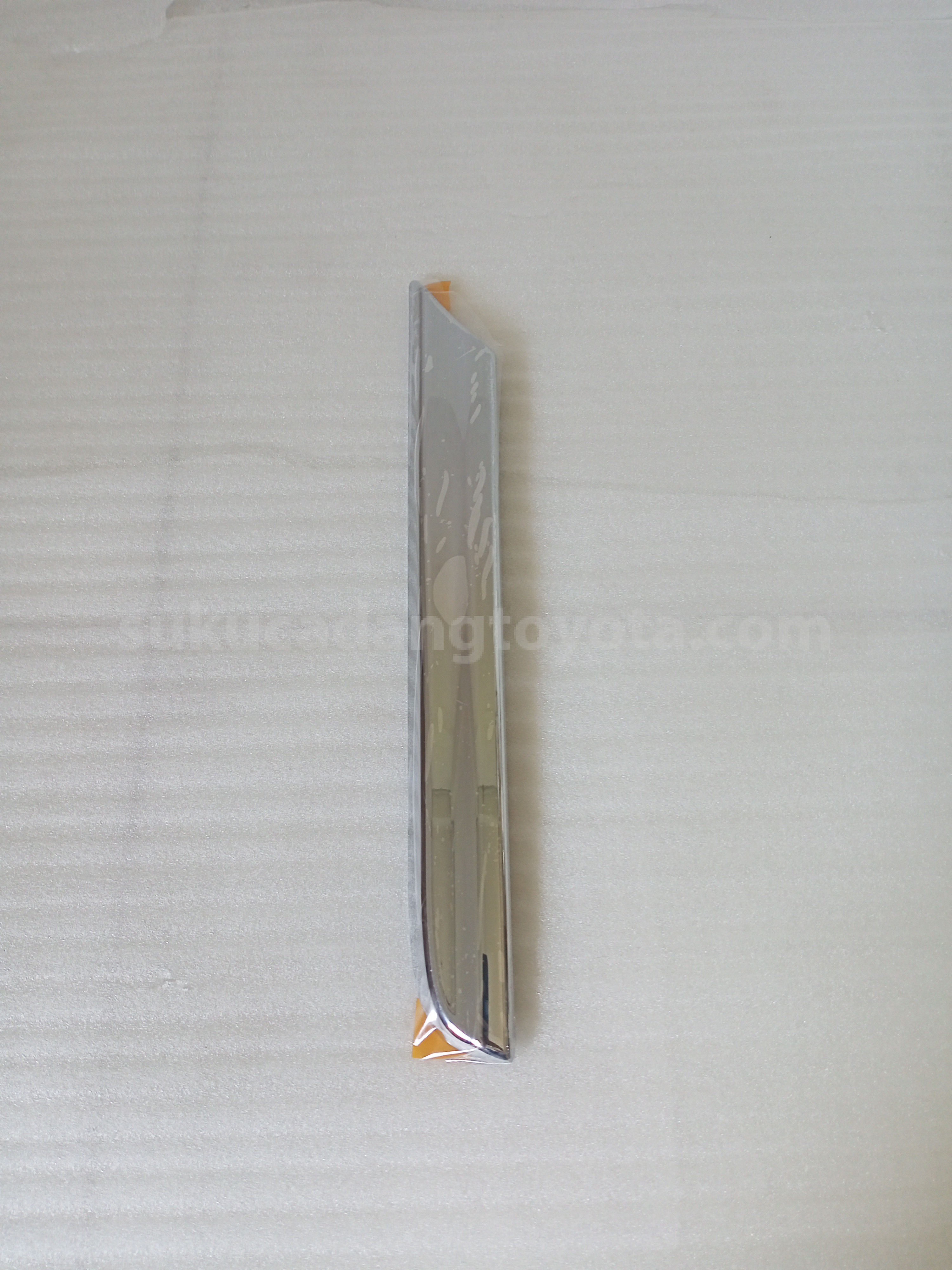 76811BZ320 GARNISH LUG COM OUTS - TOYOTA