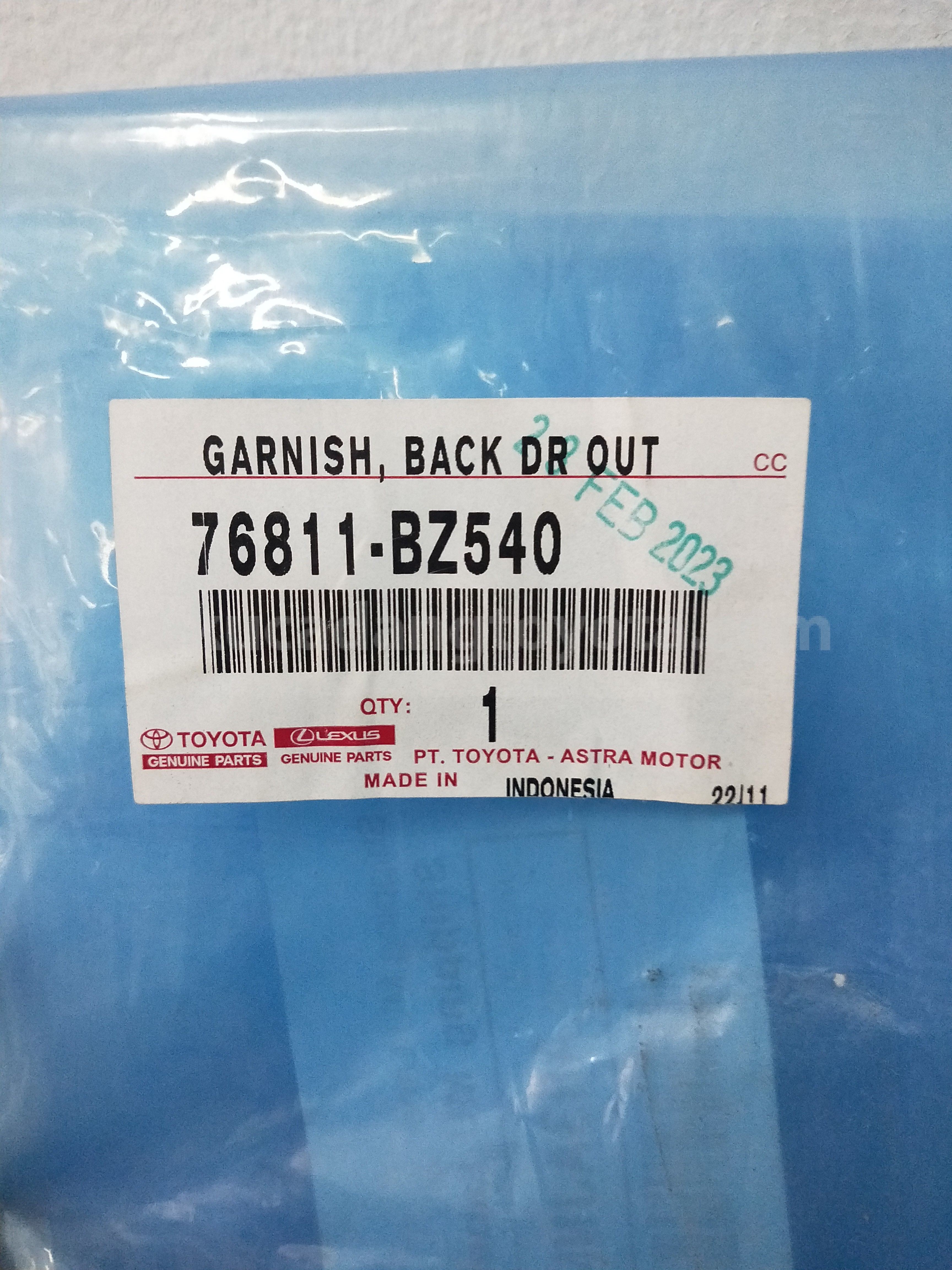 76811BZ540 GARNISH, BACK DR OUT - TOYOTA