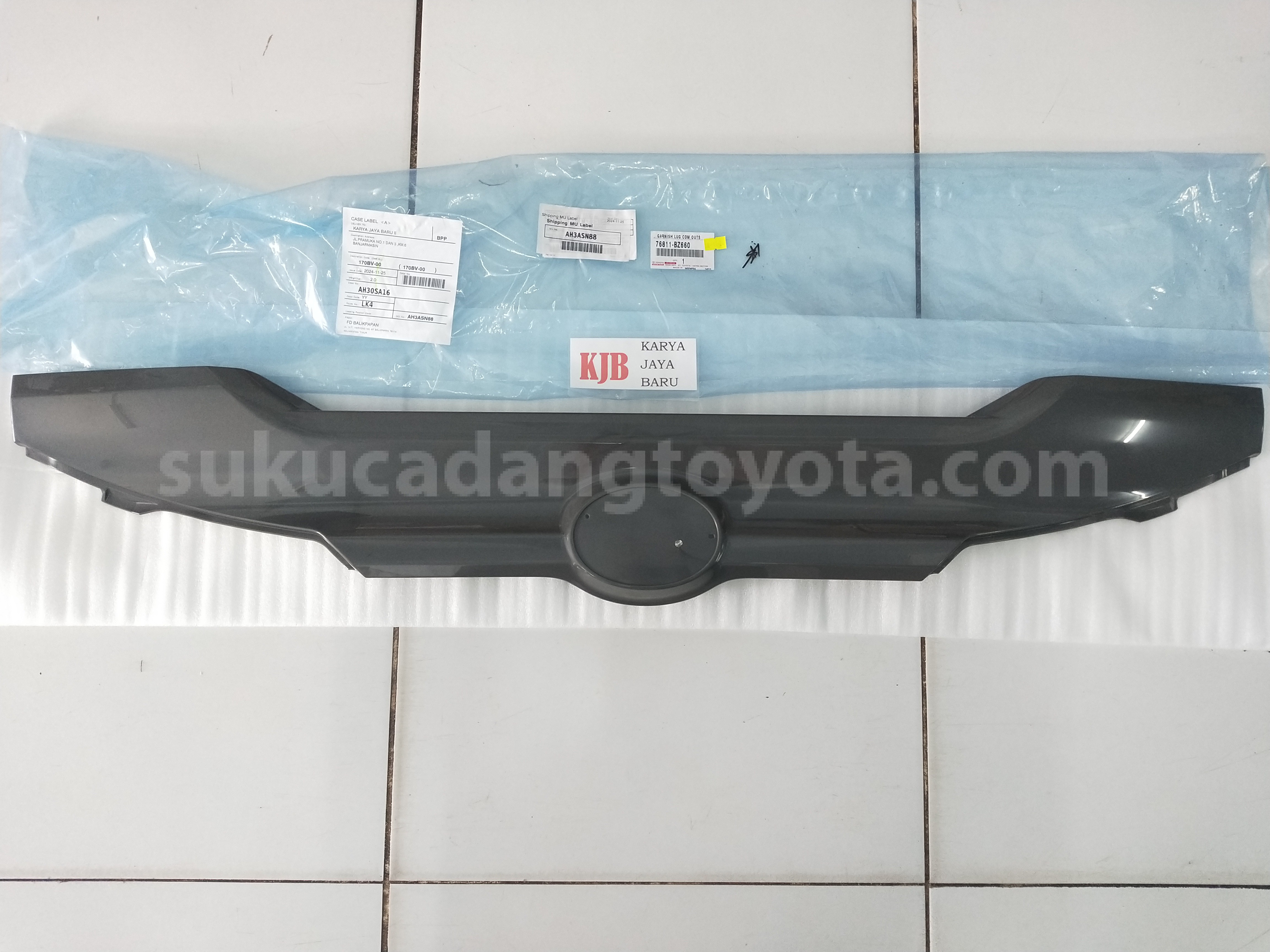 76811BZ660 GARNISH LUG COM OUTS - TOYOTA