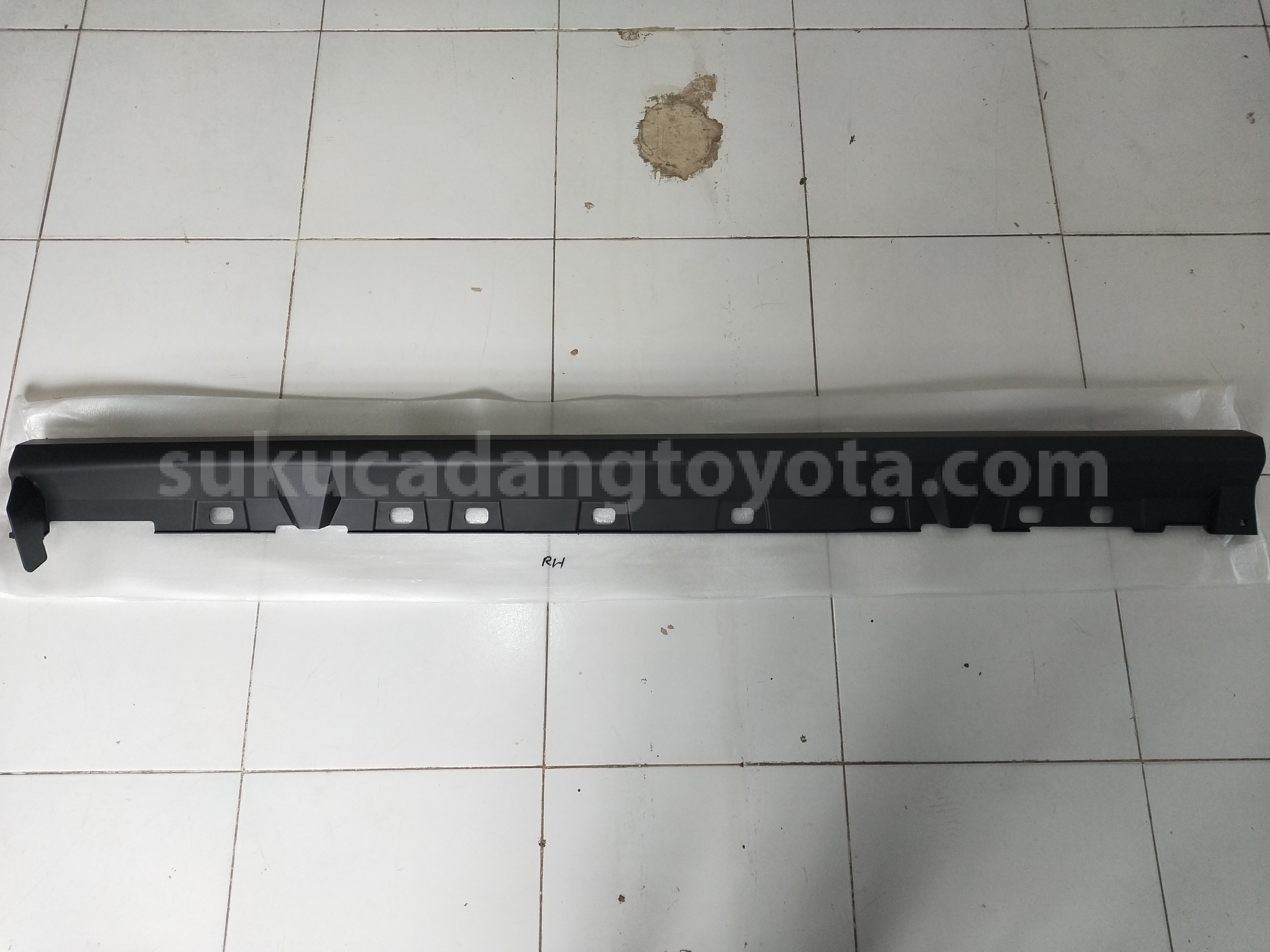 76901BZ130 MUDGUARD S/A FNDR RH - TOYOTA