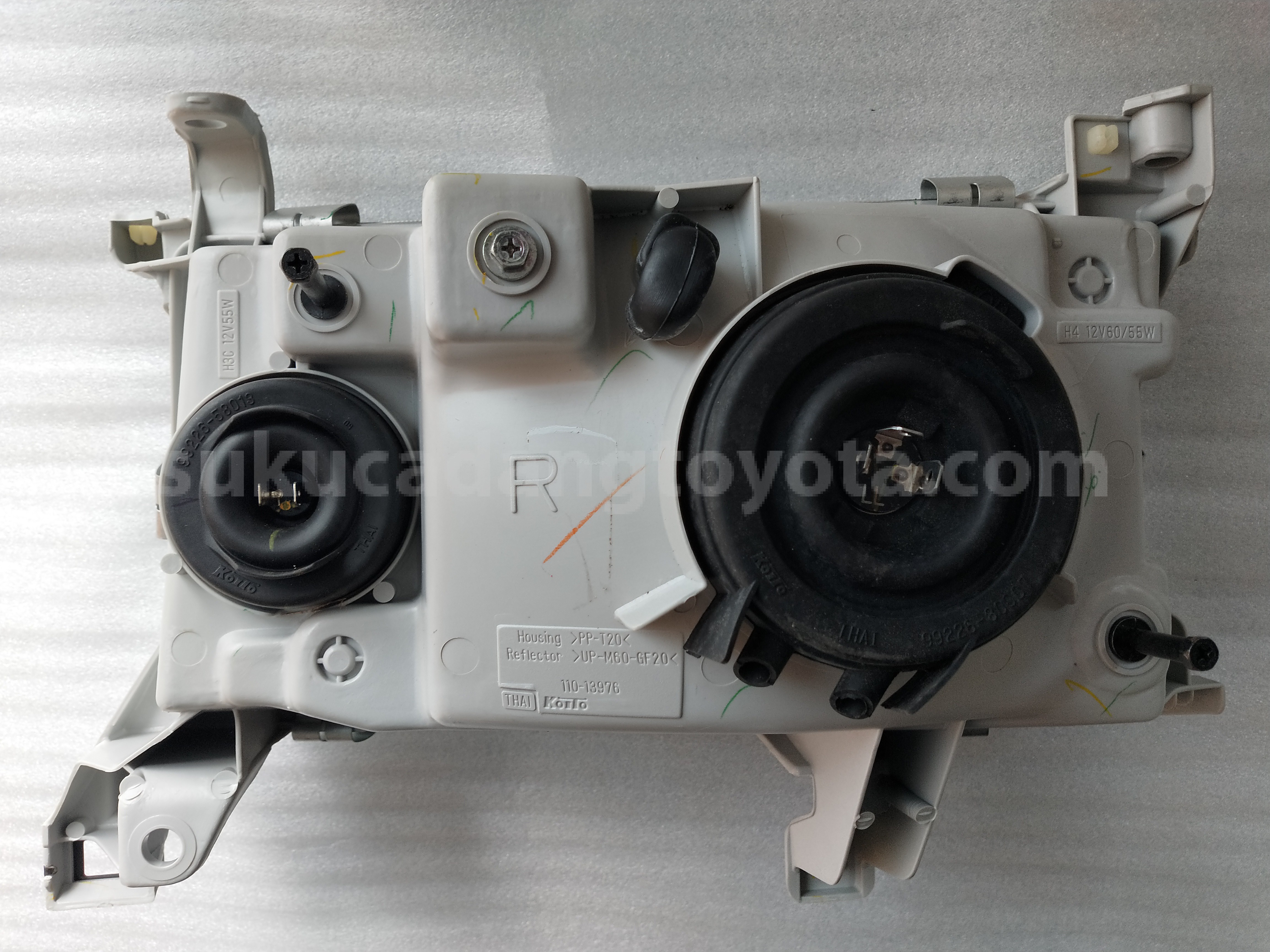 811100B030 HEADLAMP ASSY, RH - TOYOTA