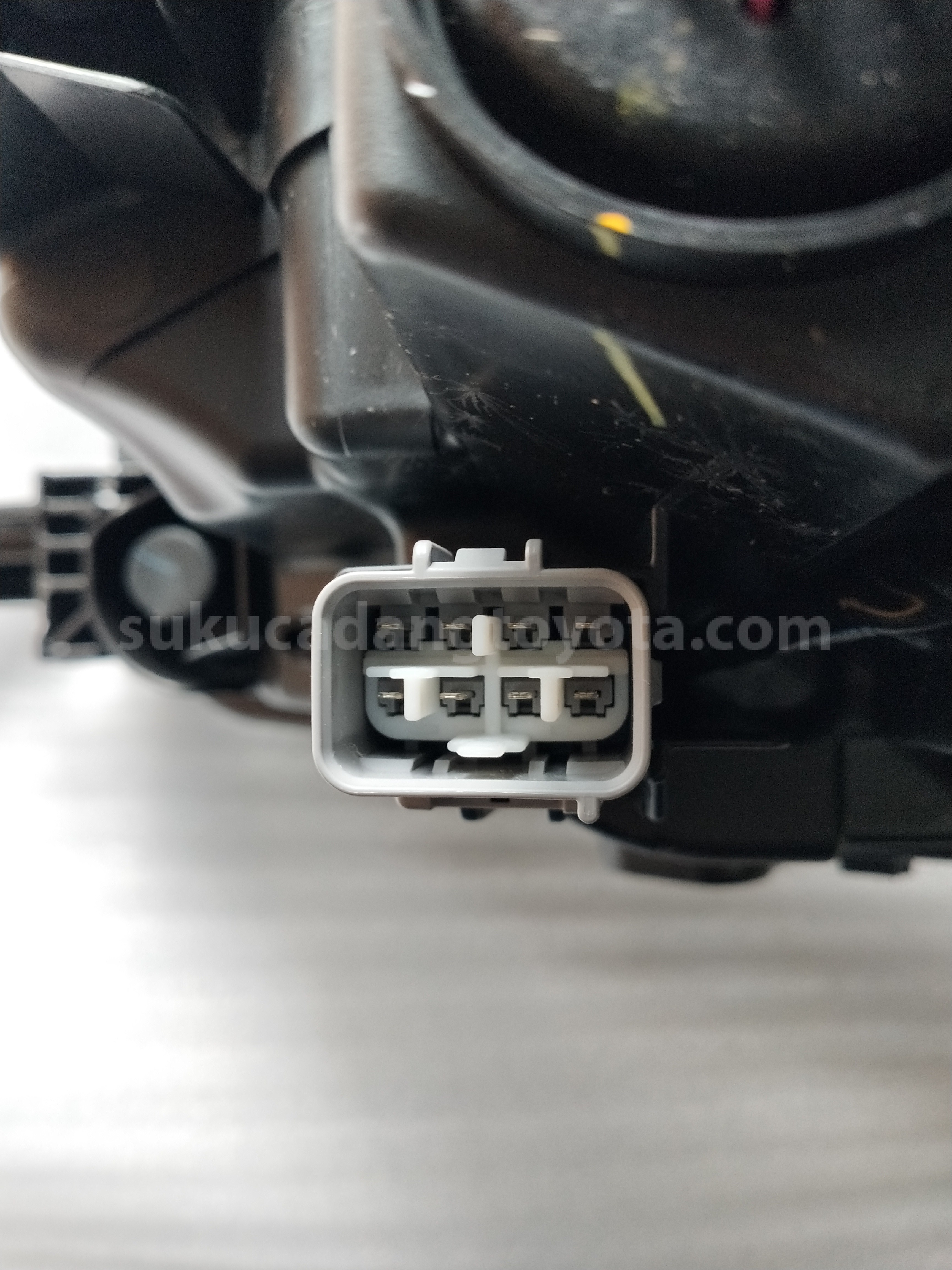 811100KM00 HEADLAMP ASSY, RH - TOYOTA