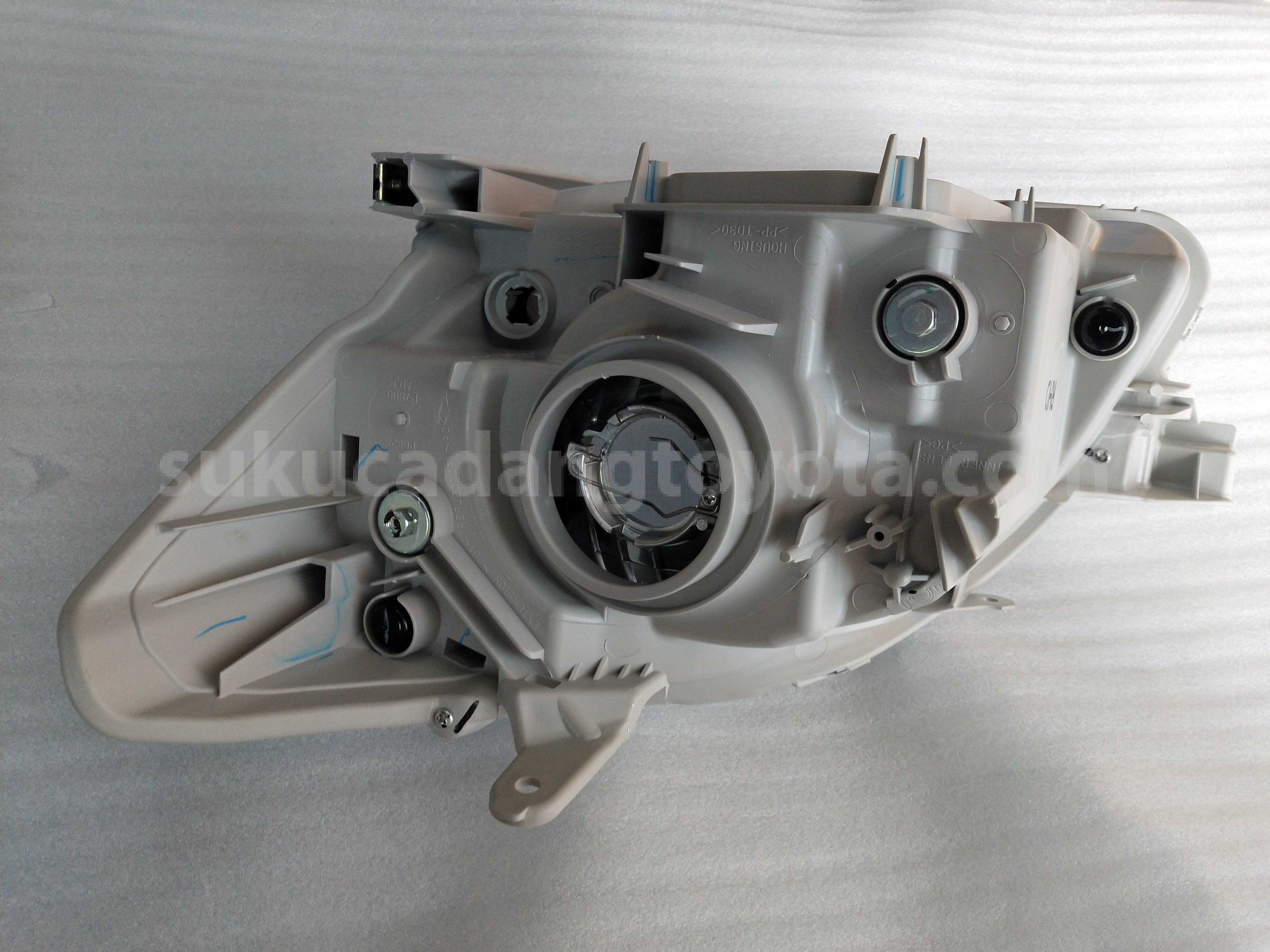 811300D290 UNIT ASSY HEADLAMP, - TOYOTA