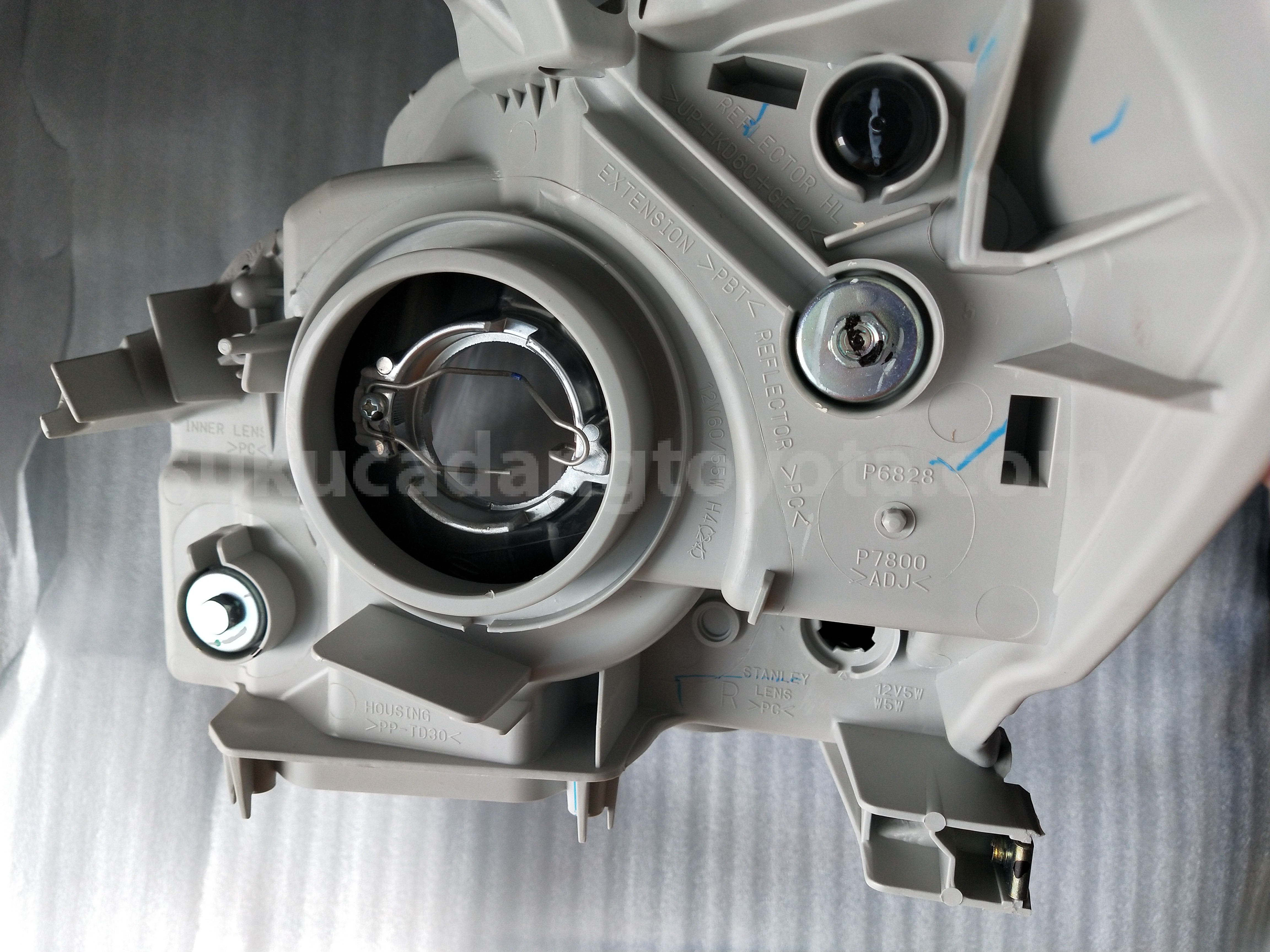 811300D290 UNIT ASSY HEADLAMP, - TOYOTA