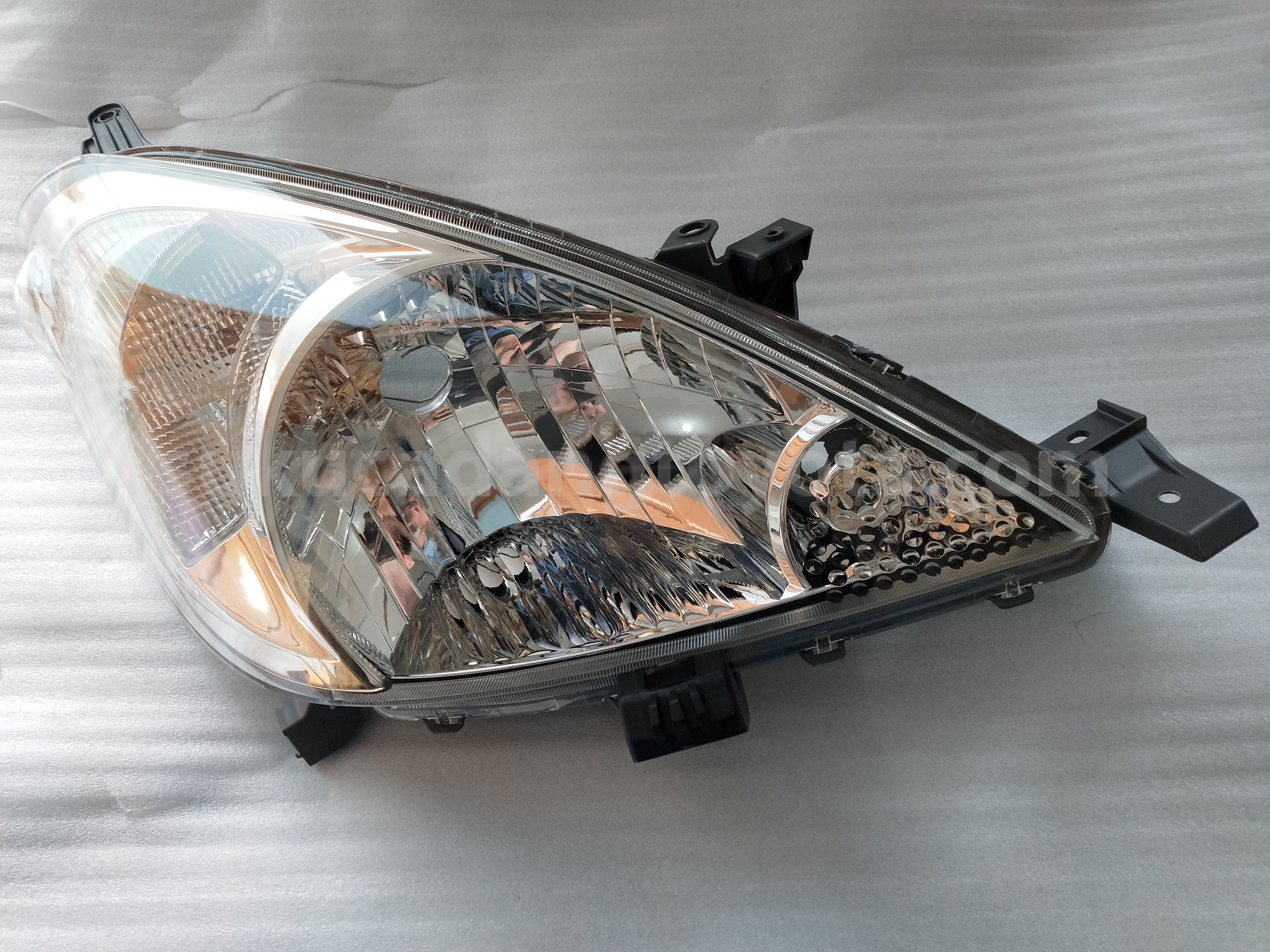 811300K300 UNIT A/S,HEADLAMP RH - TOYOTA