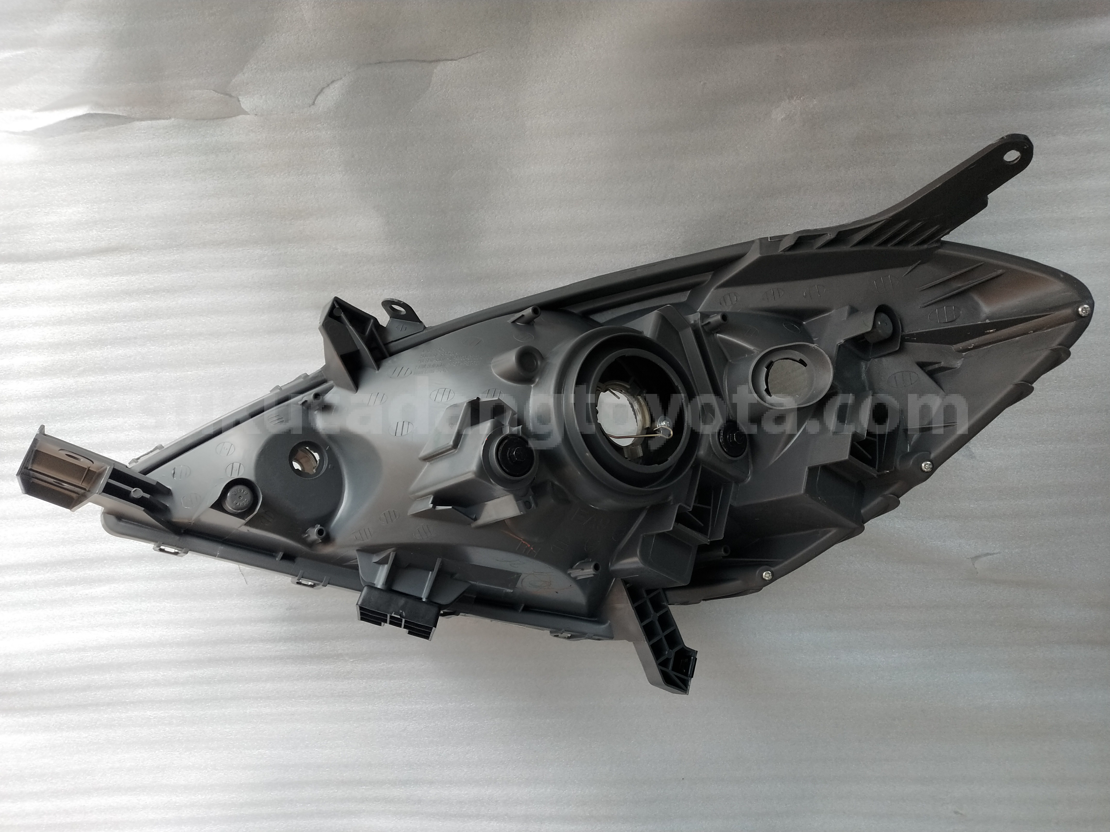 811300K300 UNIT A/S,HEADLAMP RH - TOYOTA