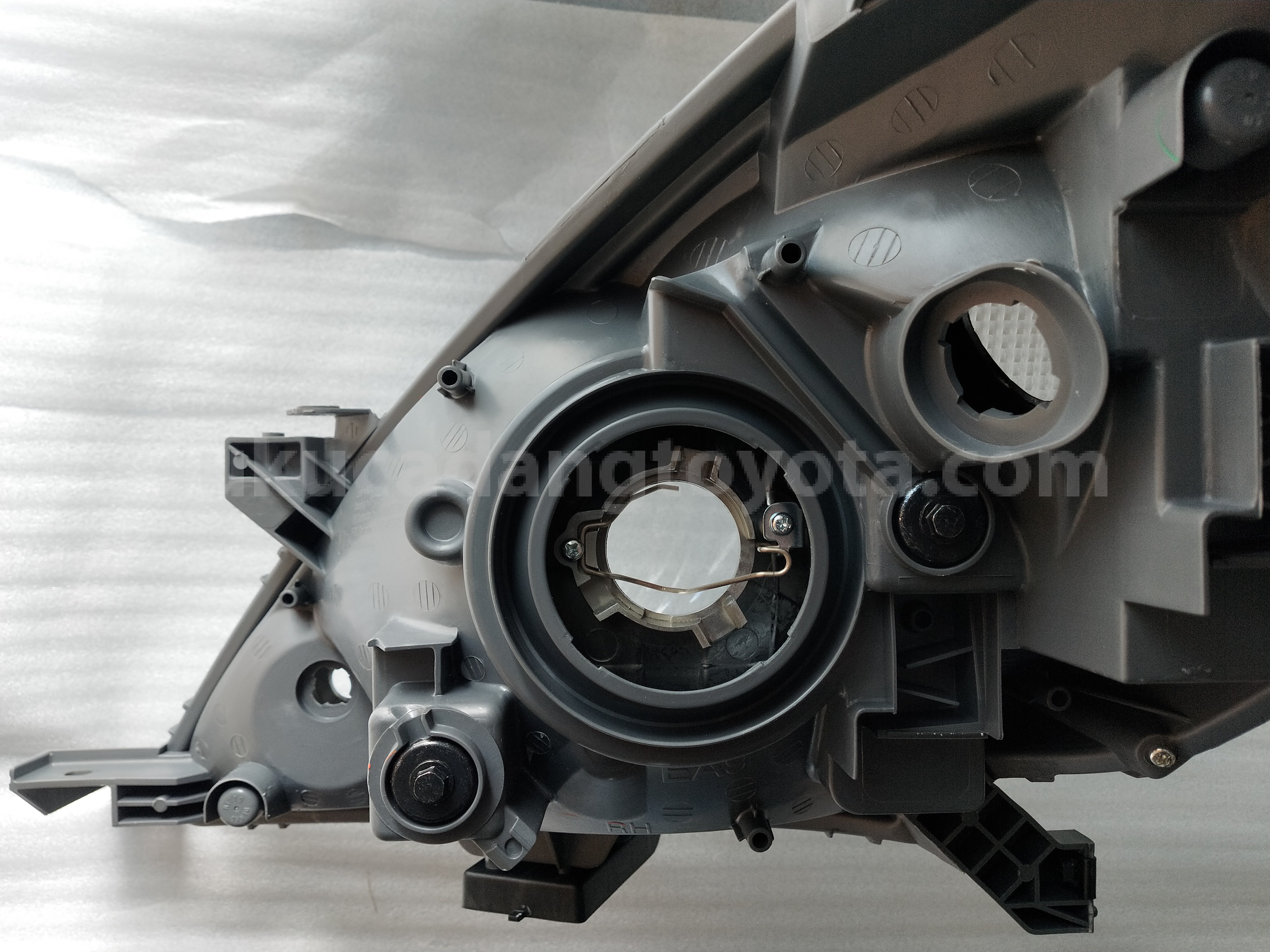 811300K300 UNIT A/S,HEADLAMP RH - TOYOTA