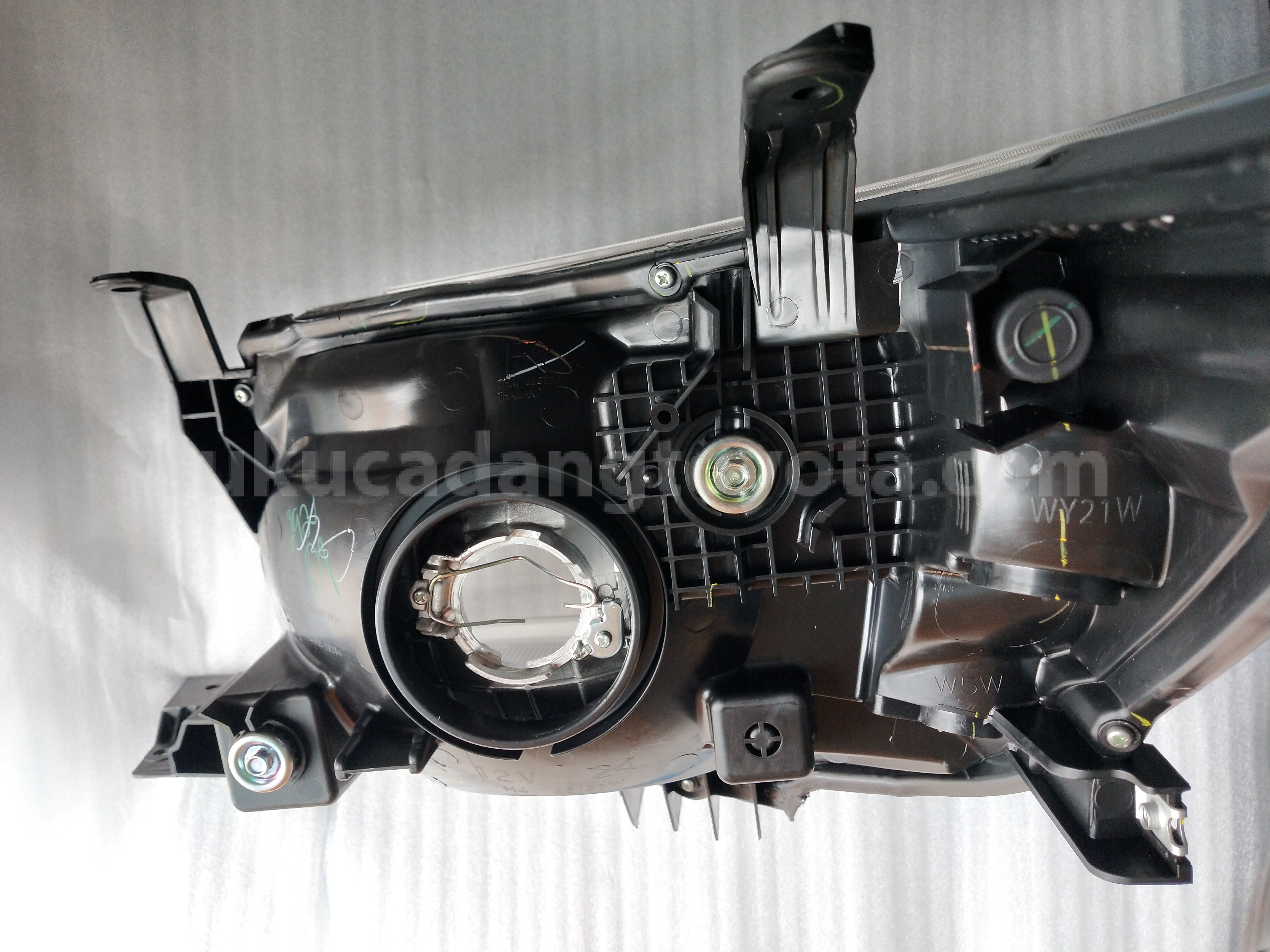 811300K370 UNIT ASSY, HEADLAMP, - TOYOTA