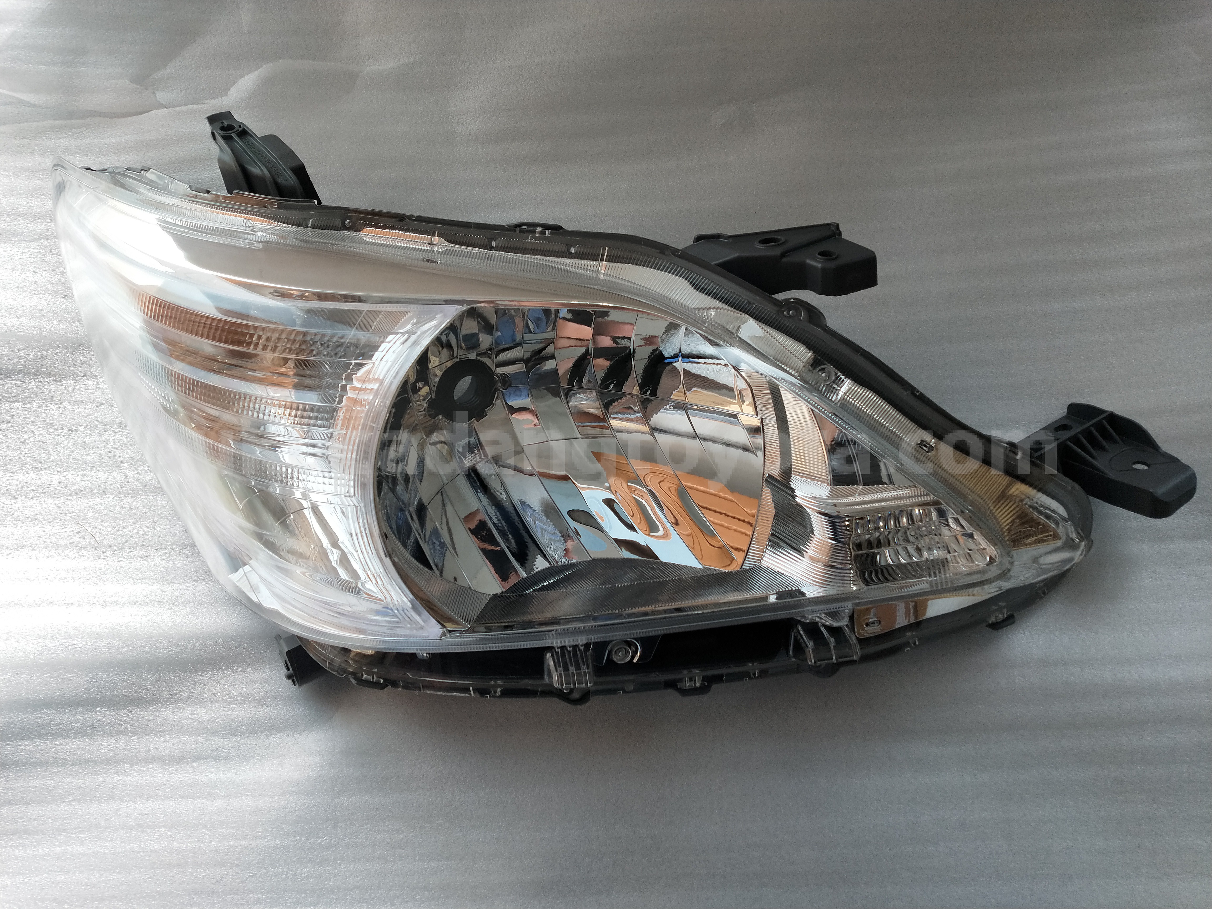 811300K520 UNIT A/S HEADLAMP RH - TOYOTA
