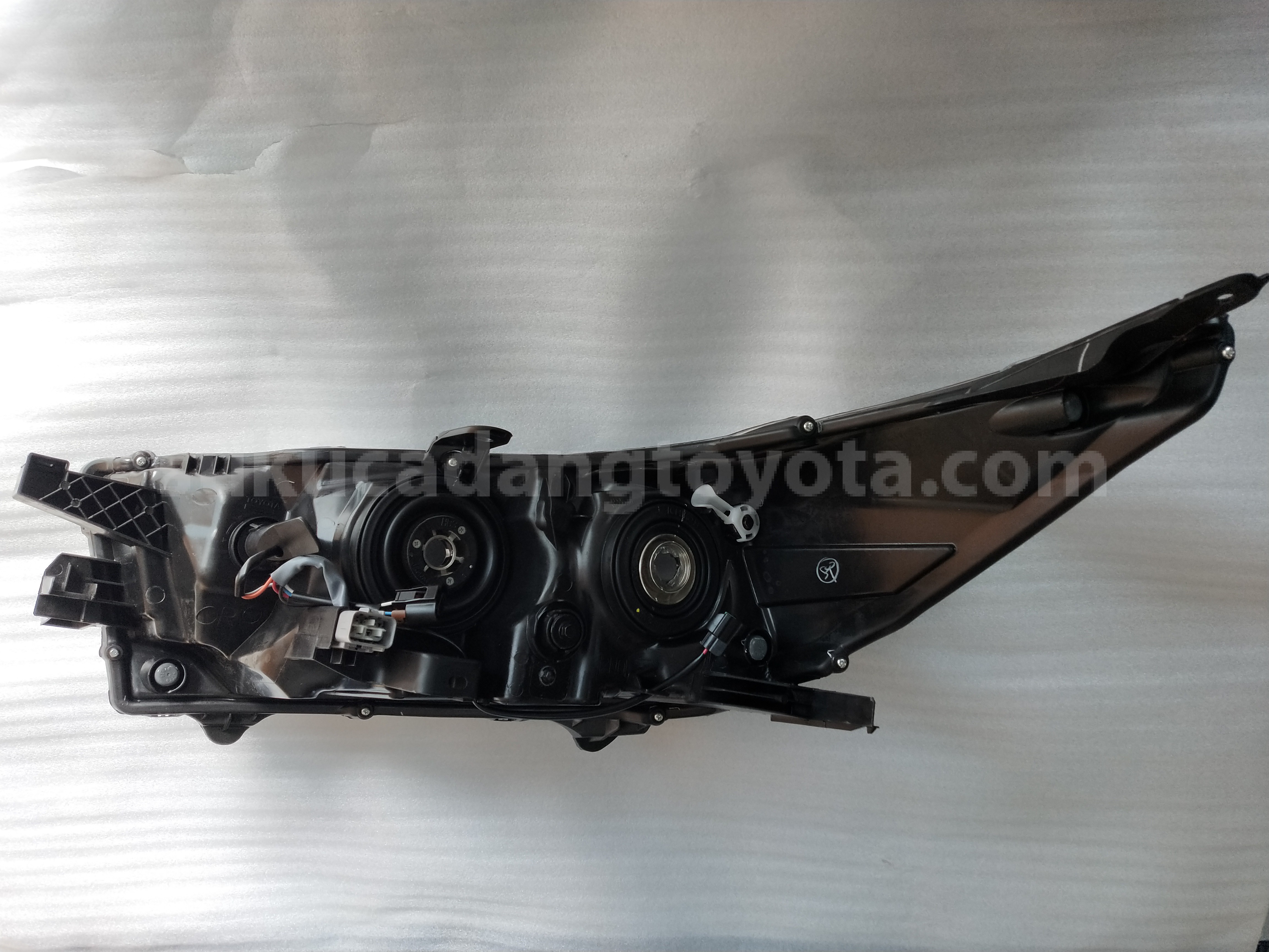 811300K580 UNIT A/S HEADLAMP RH - TOYOTA
