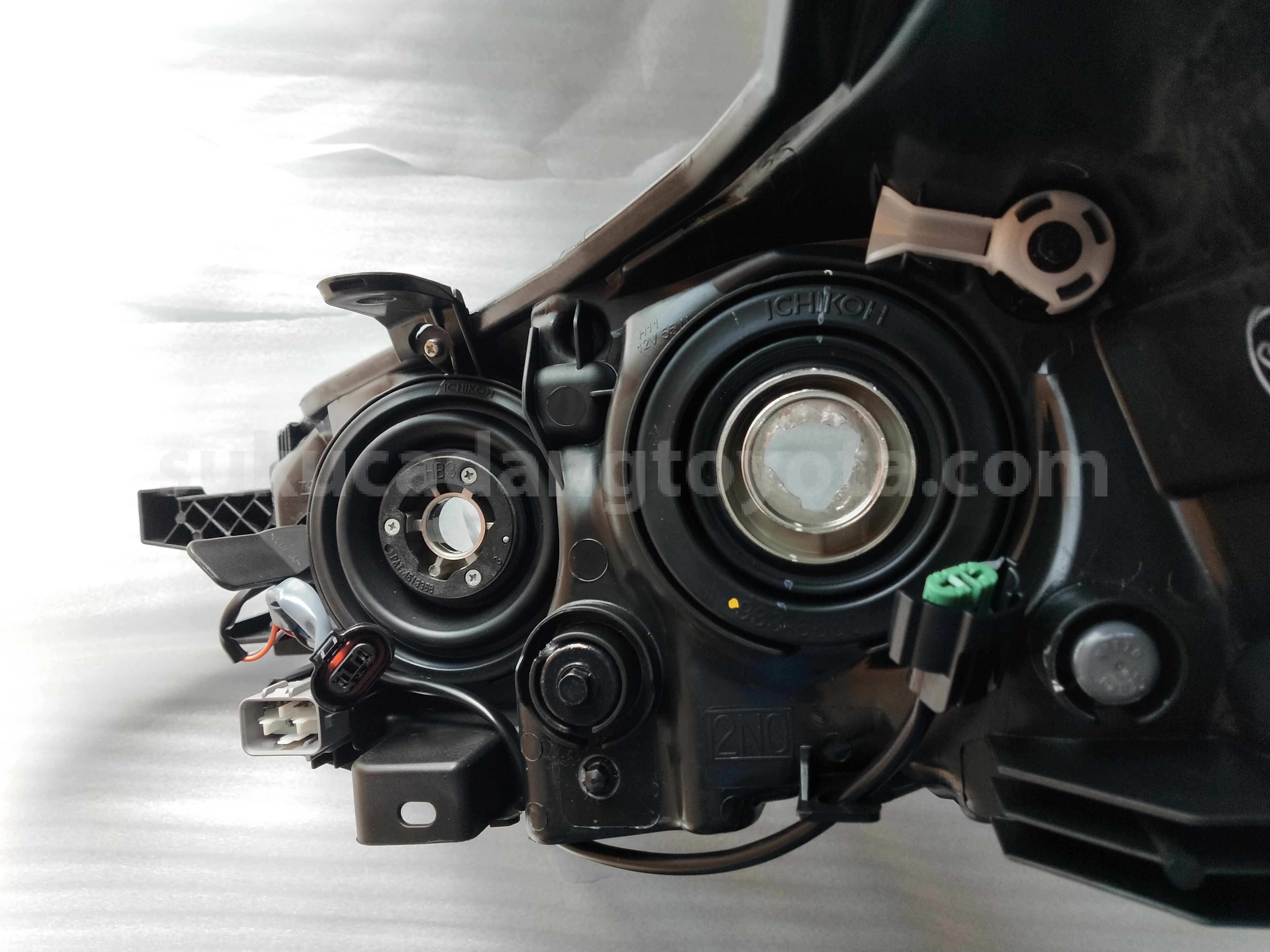 811300K580 UNIT A/S HEADLAMP RH - TOYOTA