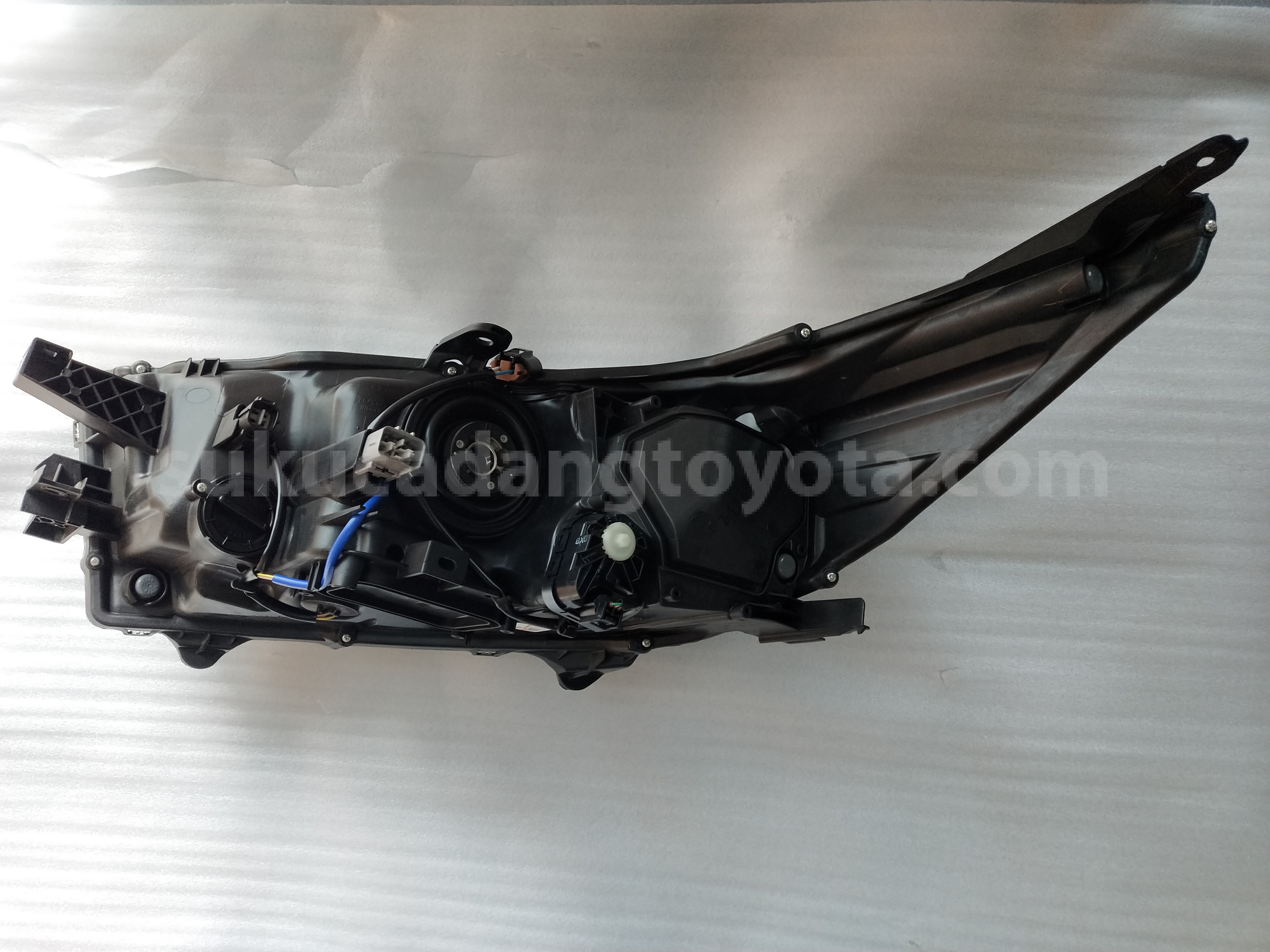 811300K591 UNIT A/S HEADLAMP RH - TOYOTA
