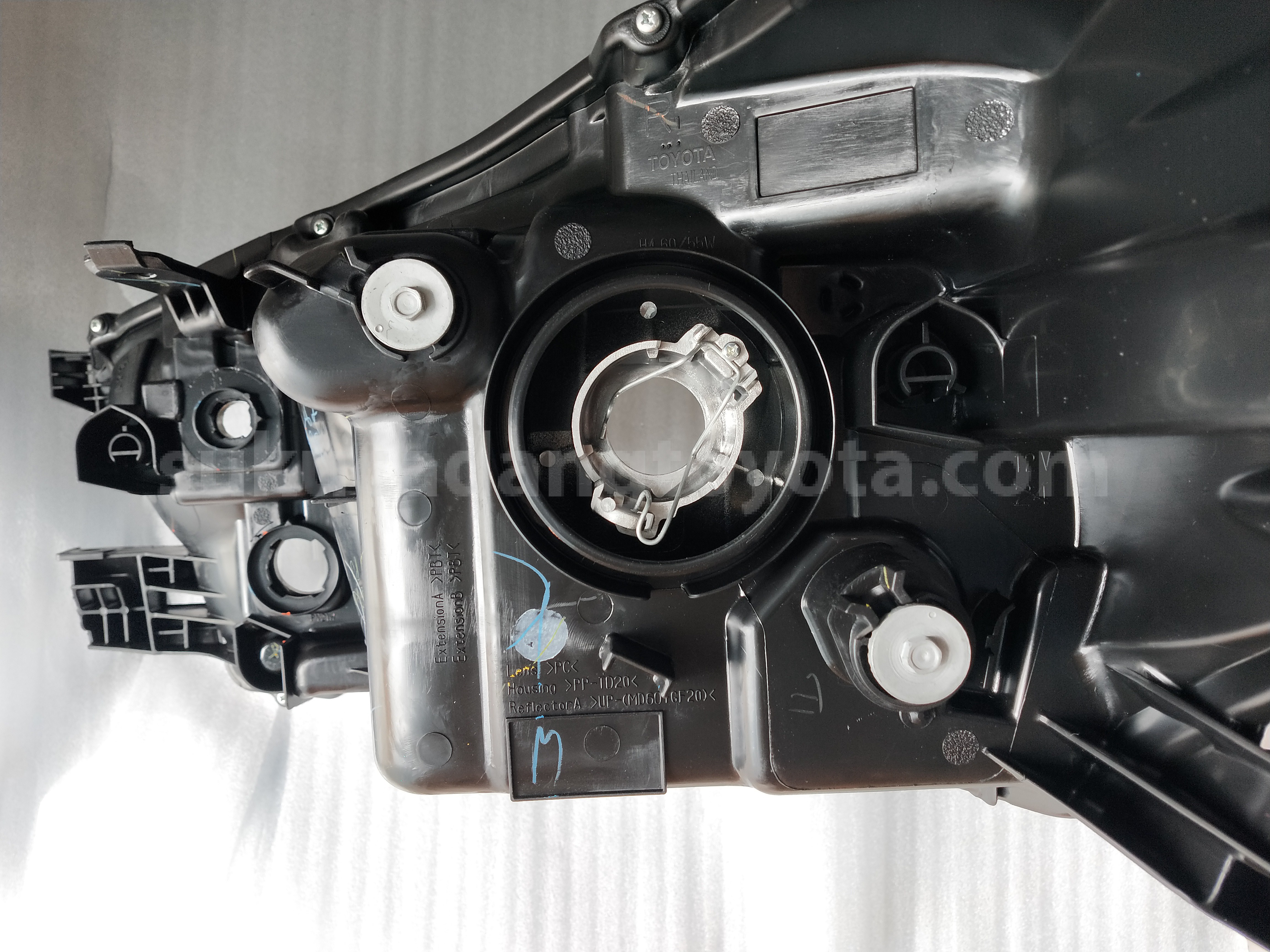 811300K652 UNIT ASSY, HEADLAMP, - TOYOTA