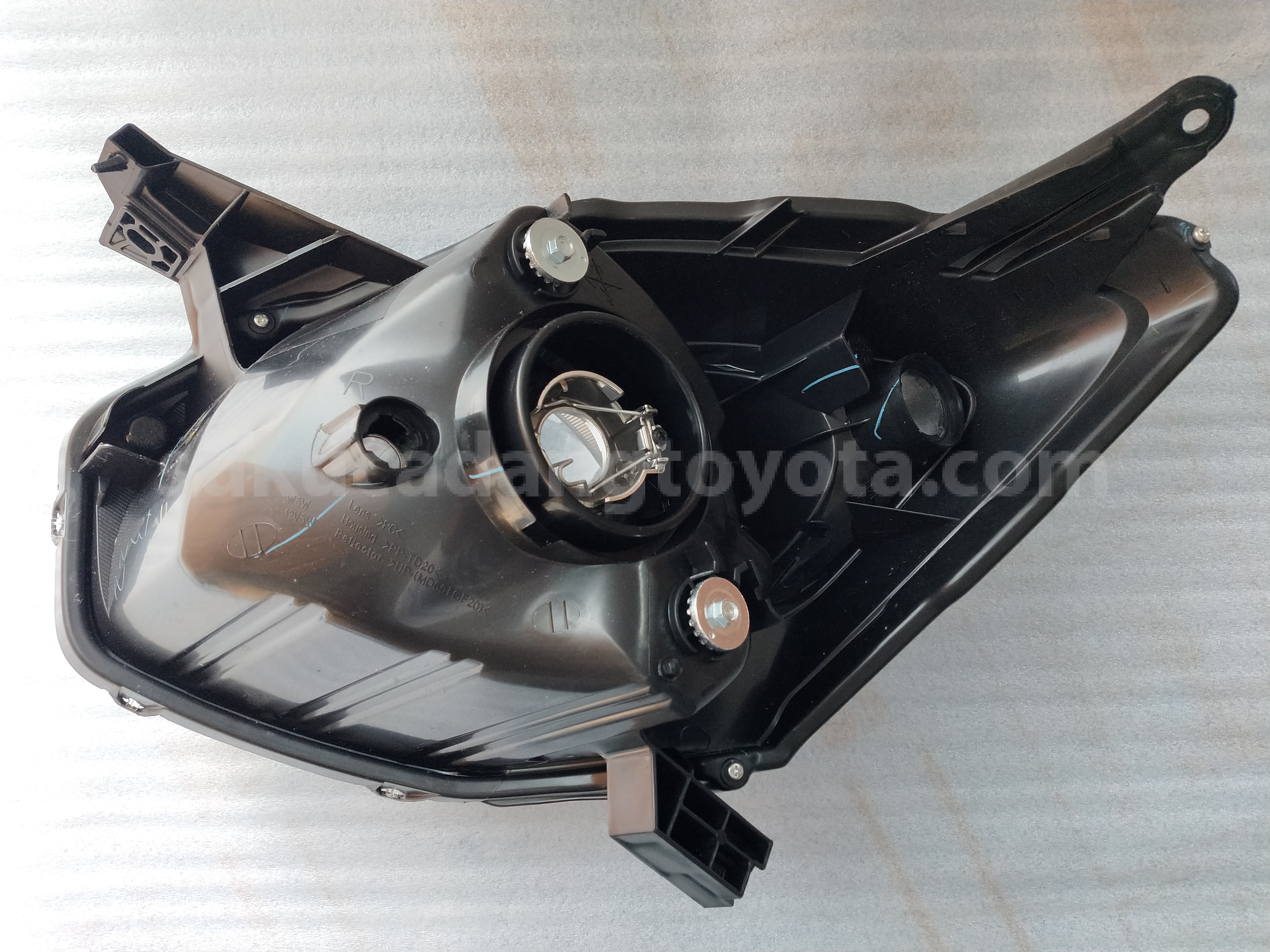 81130BZ170 UNIT A/S HEADLAMP RH - TOYOTA
