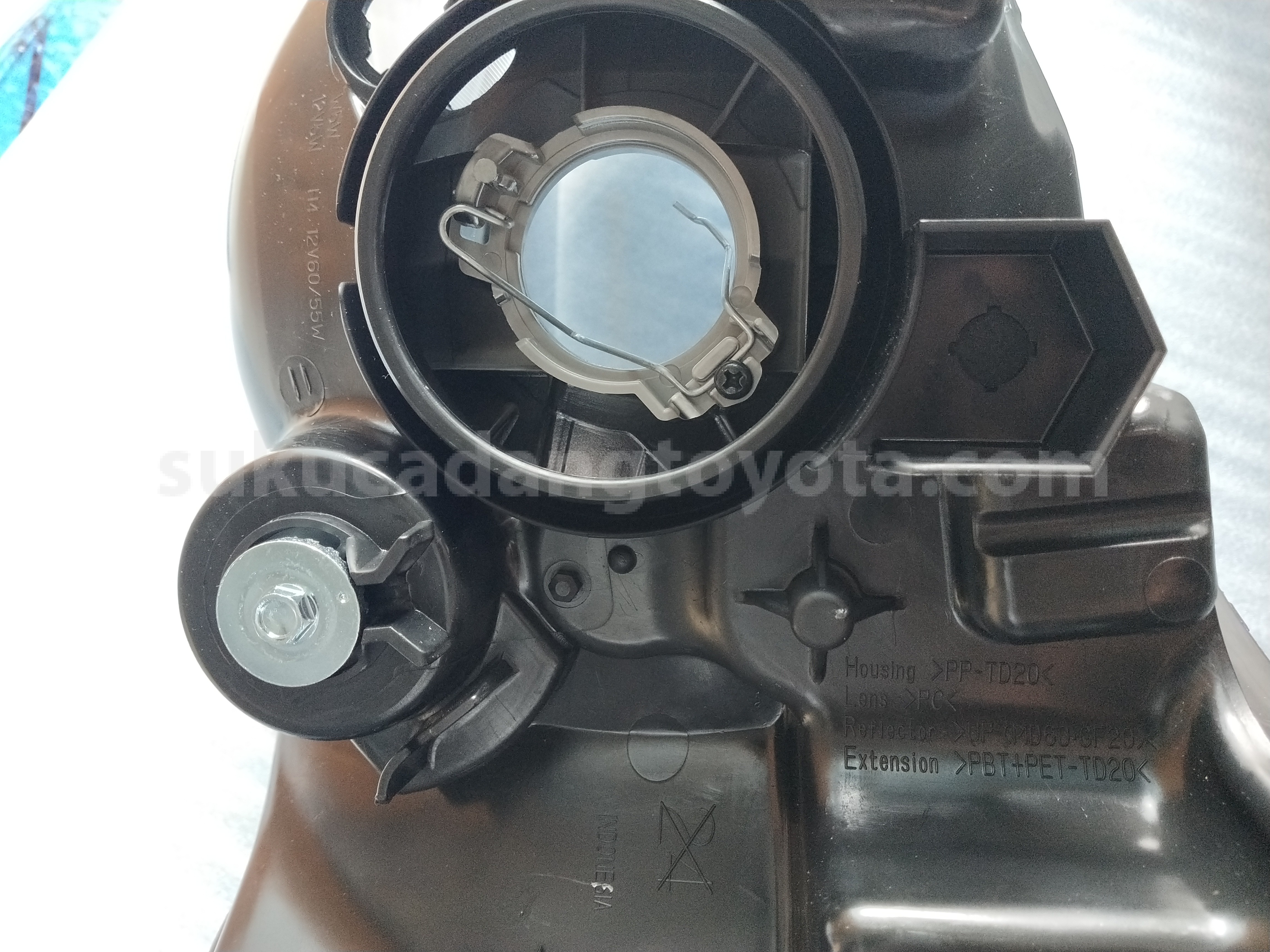 81130BZ260 UNIT A/S HEADLAMP RH - TOYOTA