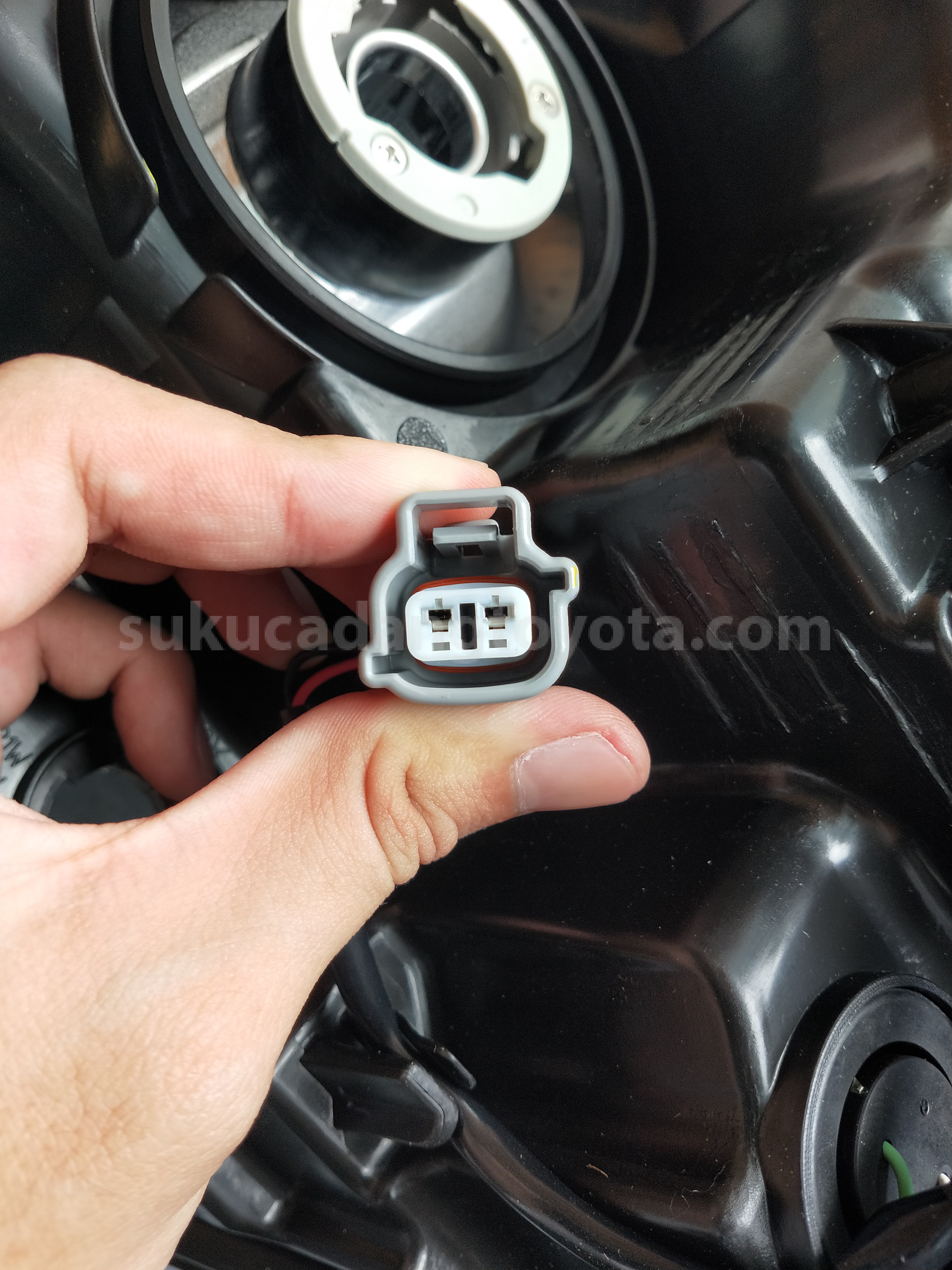 81130BZ330 UNIT A/S HEADLAMP RH - TOYOTA