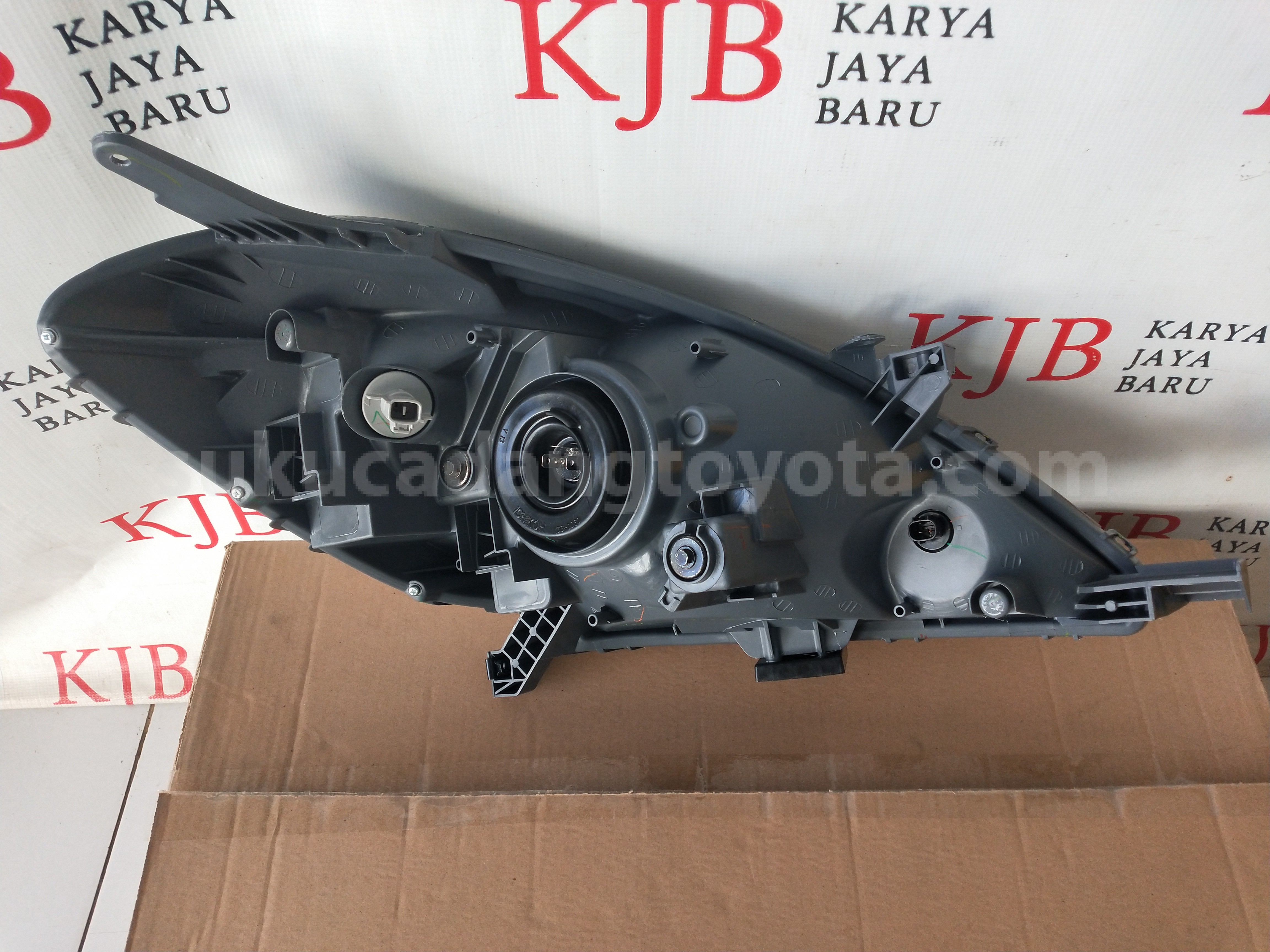 811500K130 HEADLAMP ASSY, LH - TOYOTA