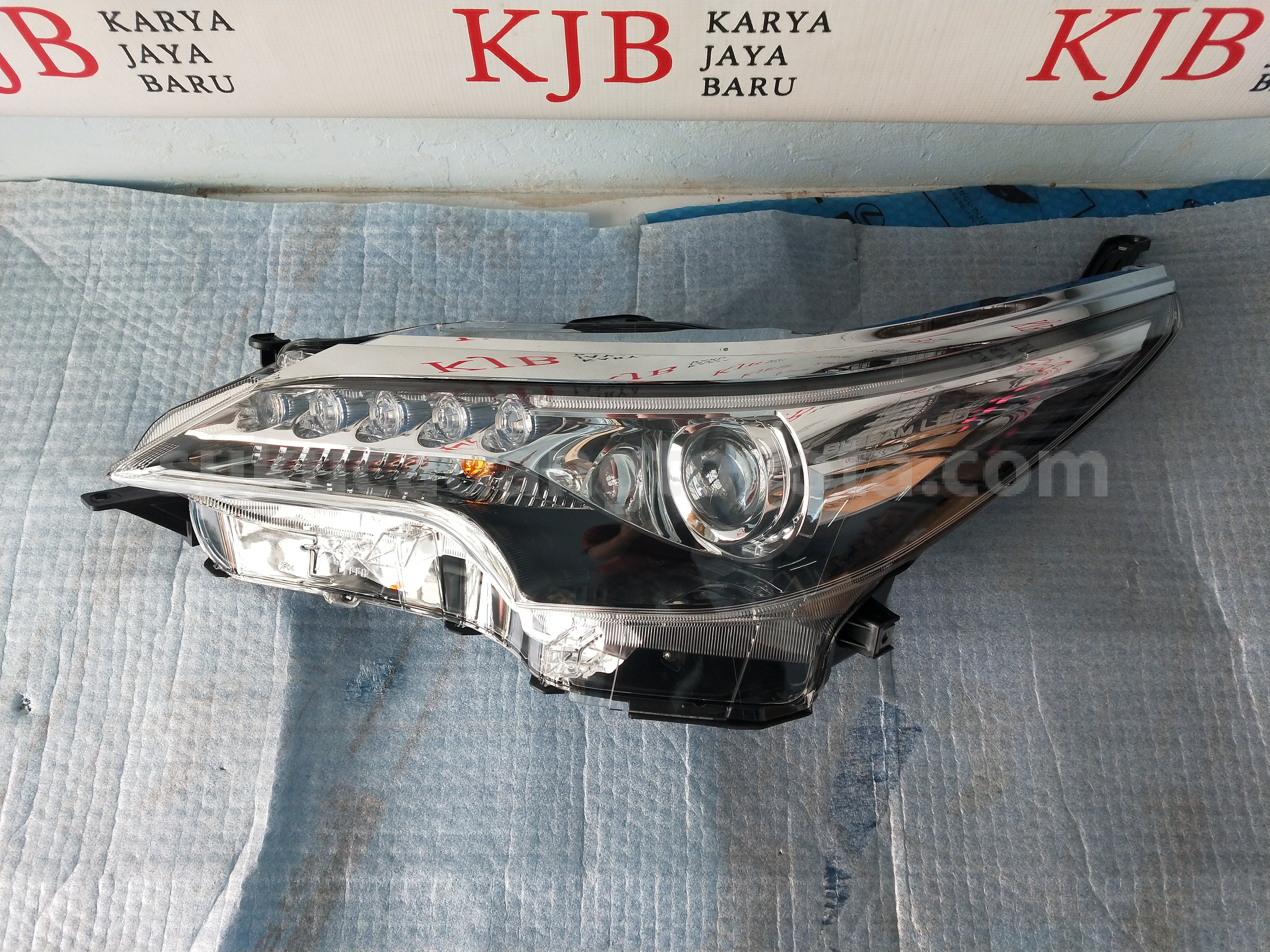 811500KB81 HEADLAMP ASSY, LH - TOYOTA