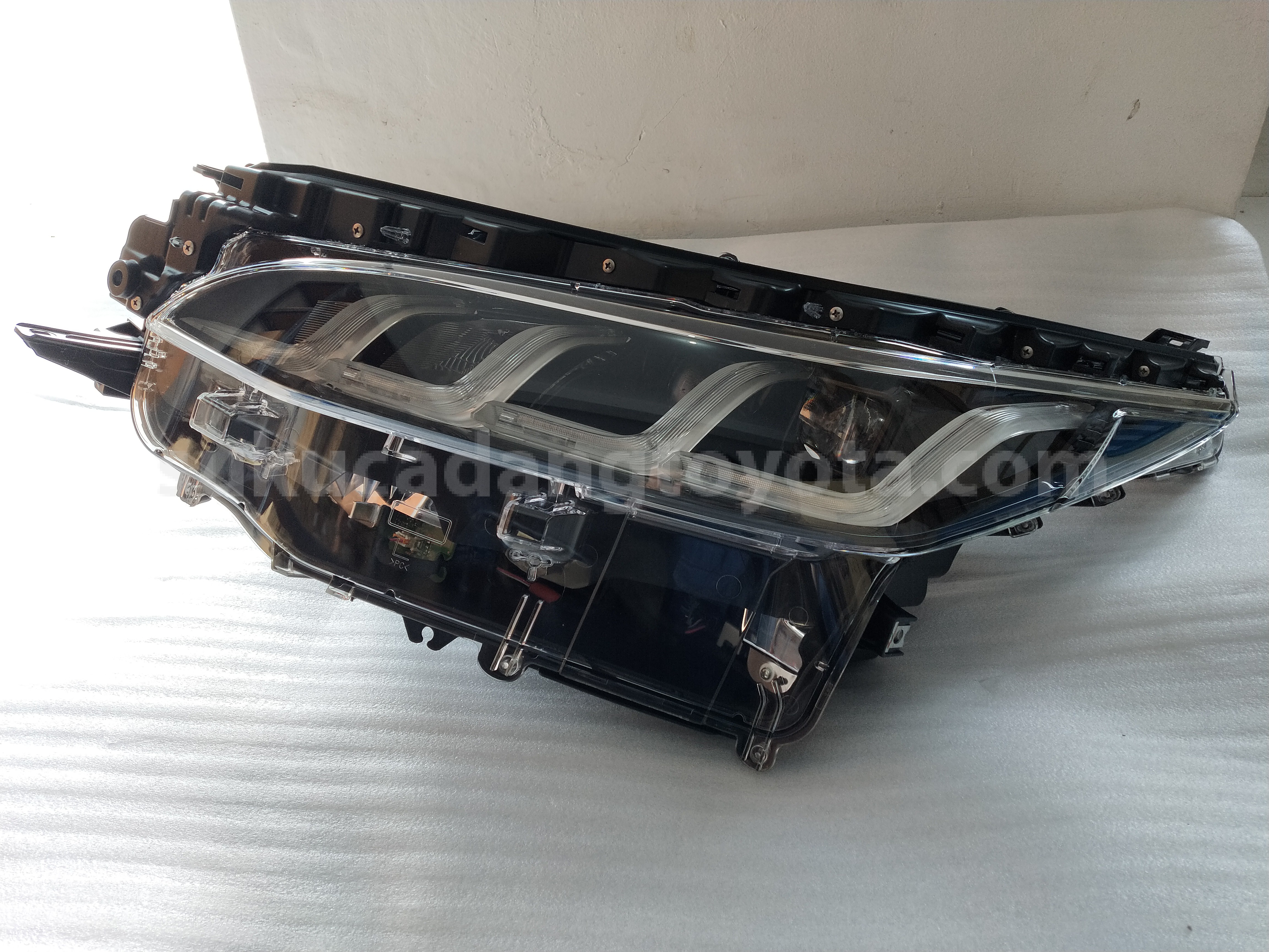 811500KL50 HEADLAMP ASSY, LH - TOYOTA