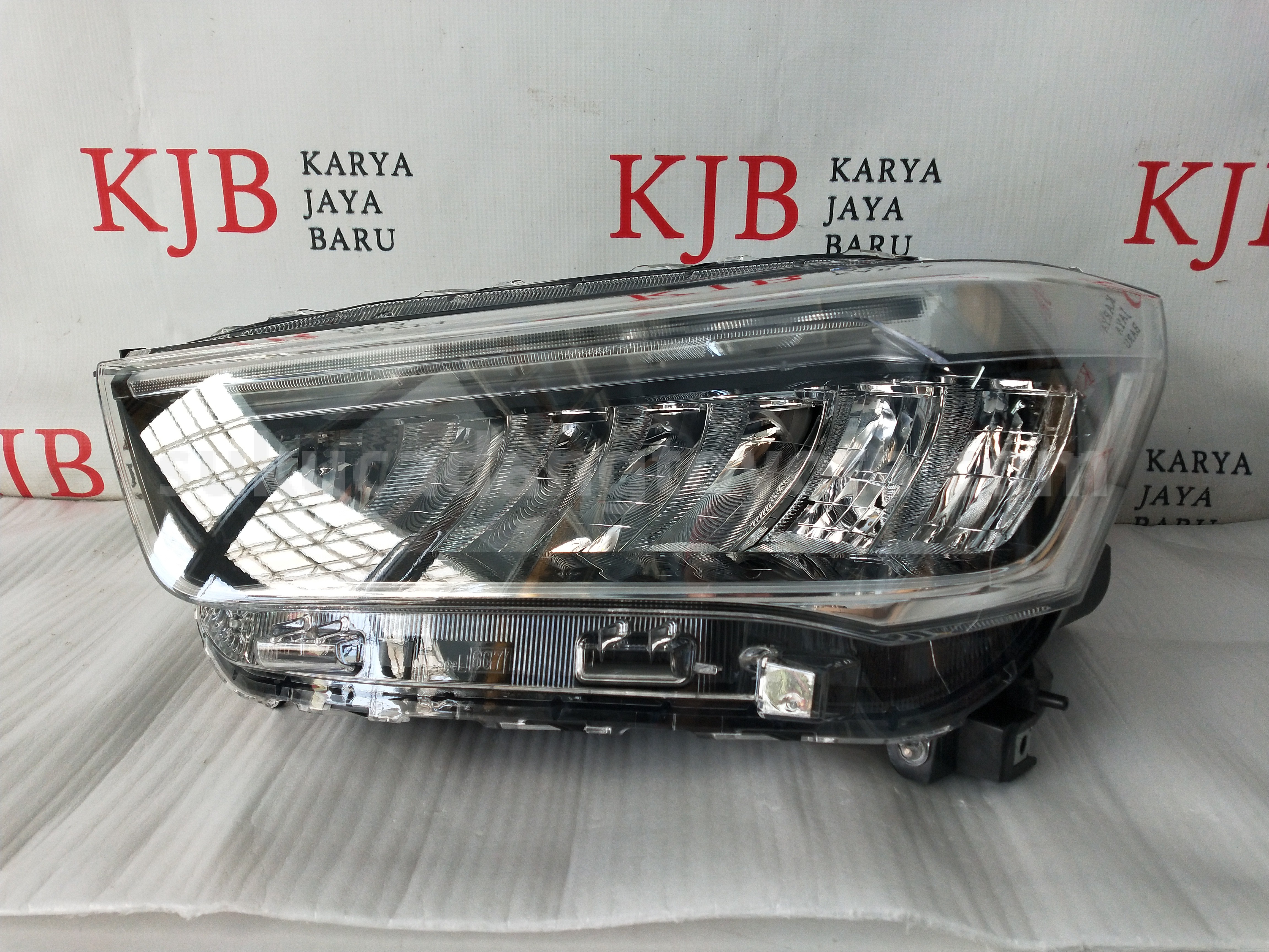 81150BZ840 HEADLAMP ASSY, LH - TOYOTA