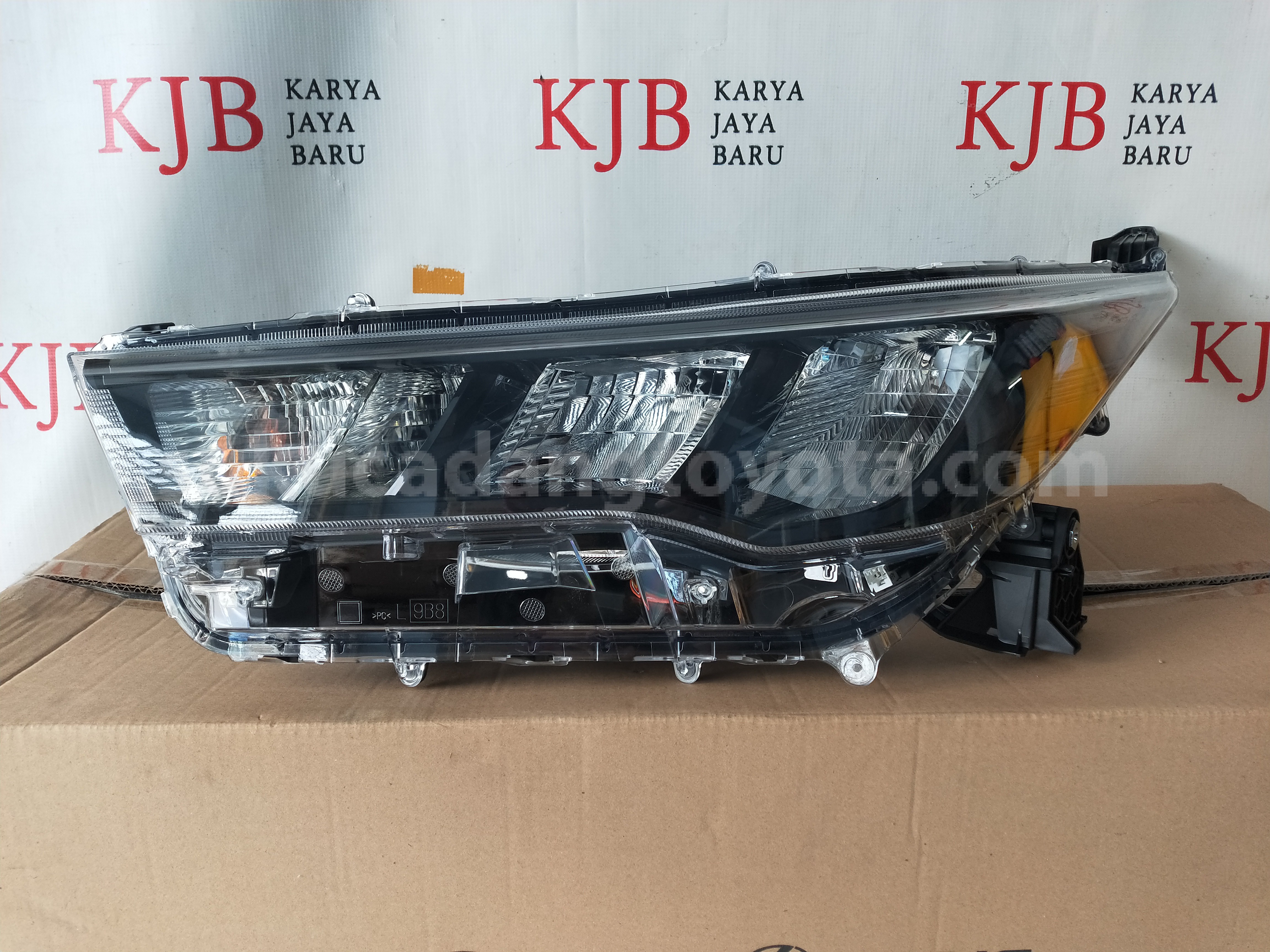 81150VT040 HEADLAMP ASSY, LH - TOYOTA