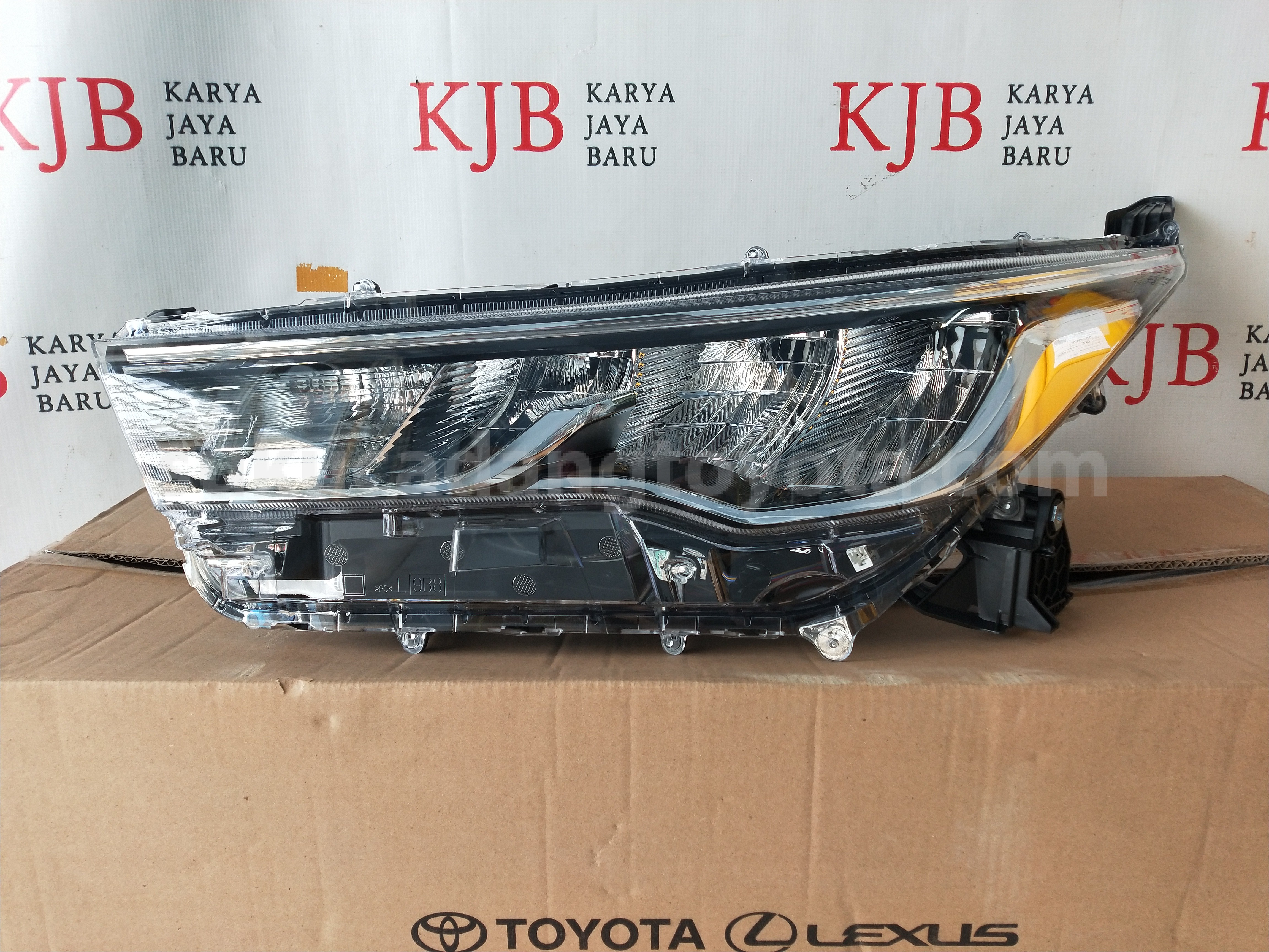 81150VT100 HEADLAMP ASSY, LH - TOYOTA