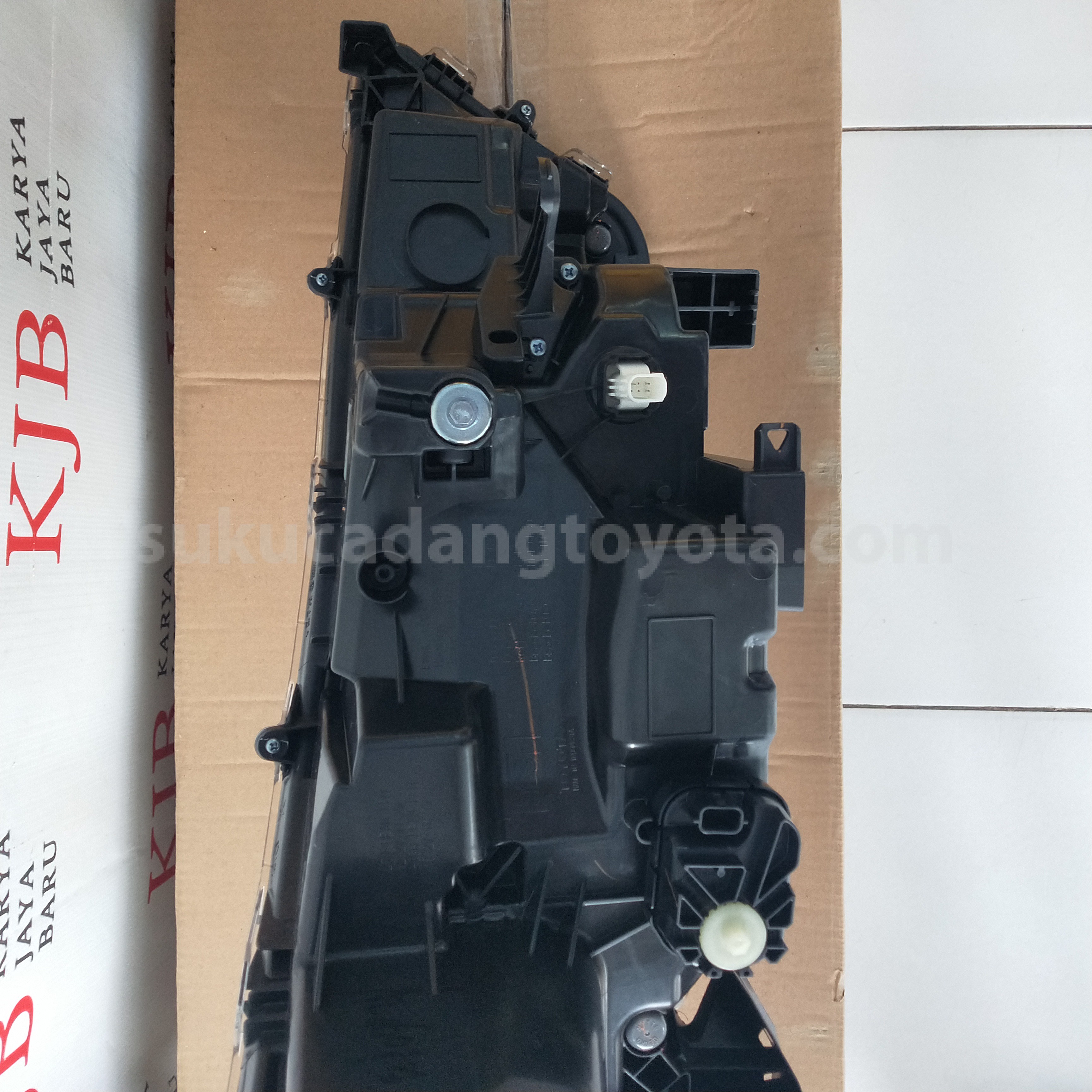 81150VT100 HEADLAMP ASSY, LH - TOYOTA