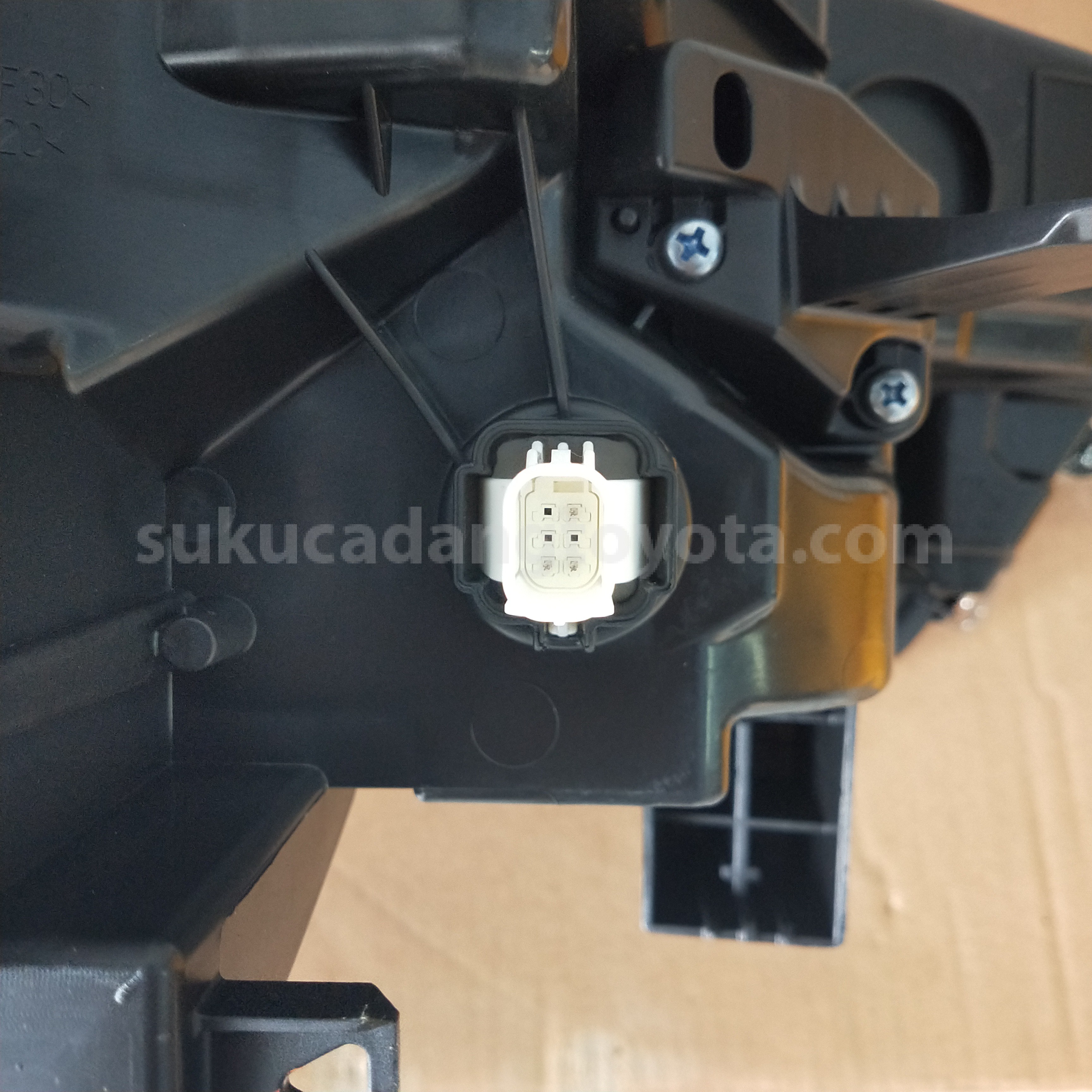 81150VT100 HEADLAMP ASSY, LH - TOYOTA
