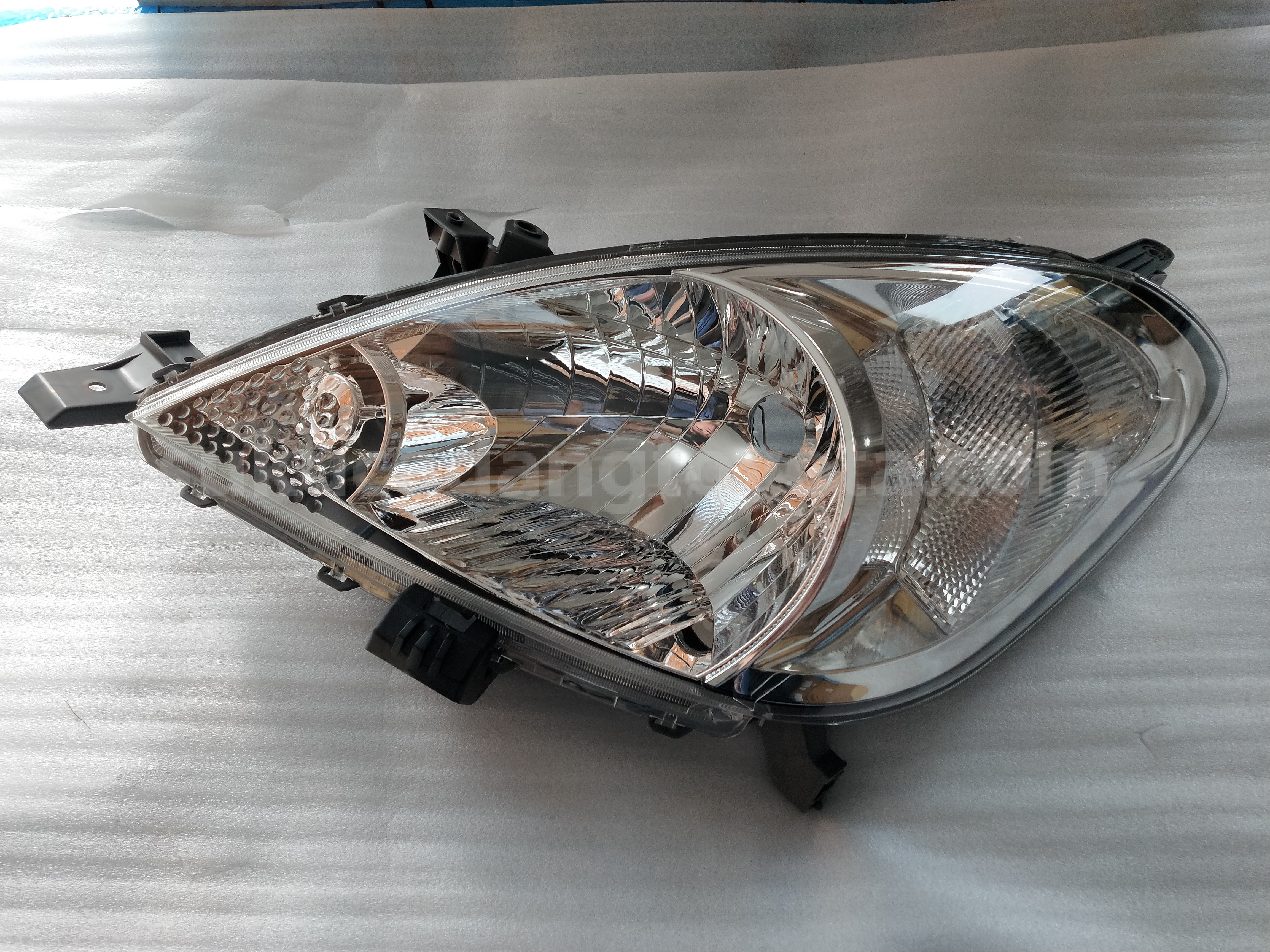 811700K300 UNIT A/S,HEADLAMP LH - TOYOTA