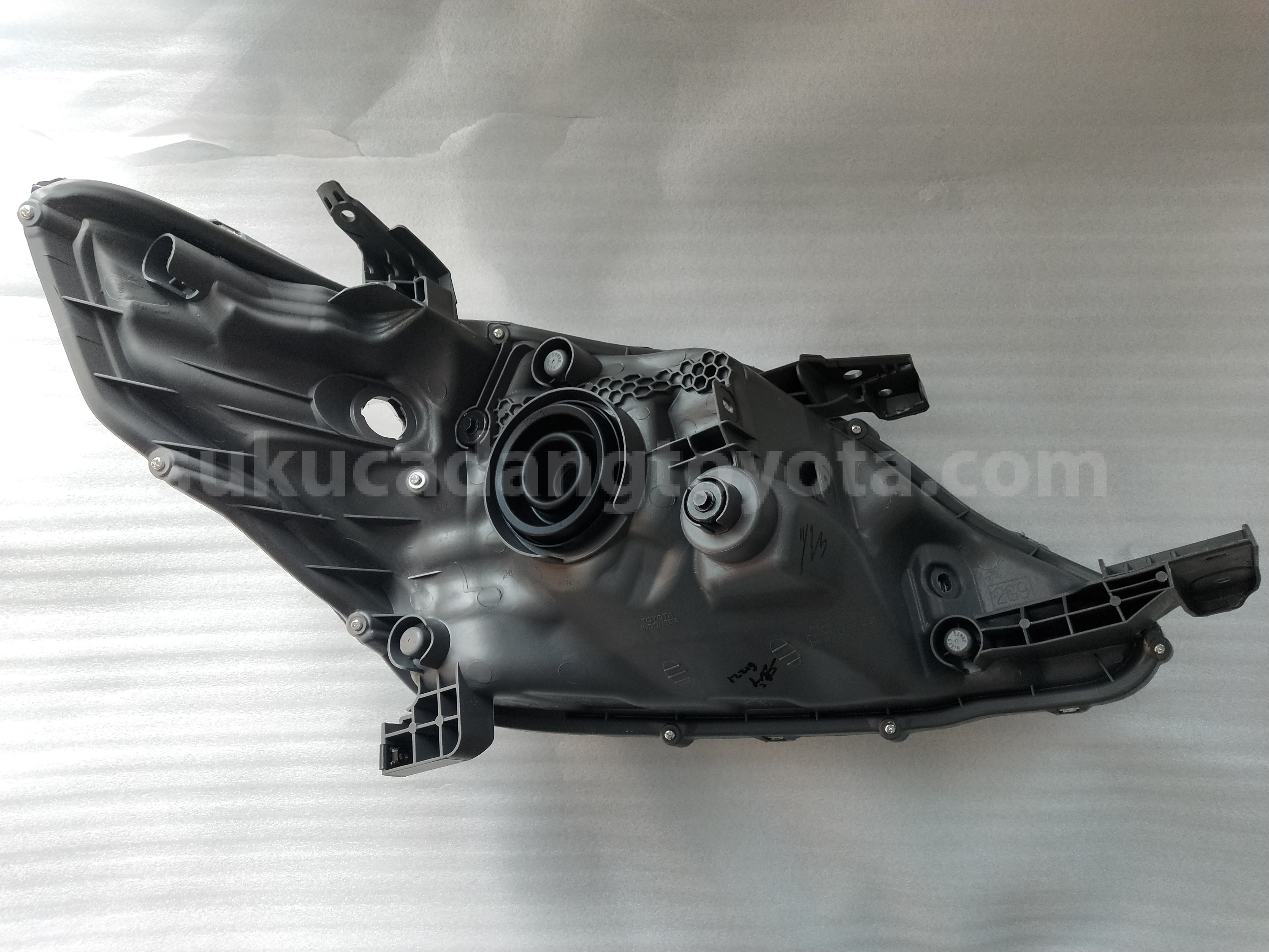 811700K520 UNIT A/S HEADLAMP LH - TOYOTA