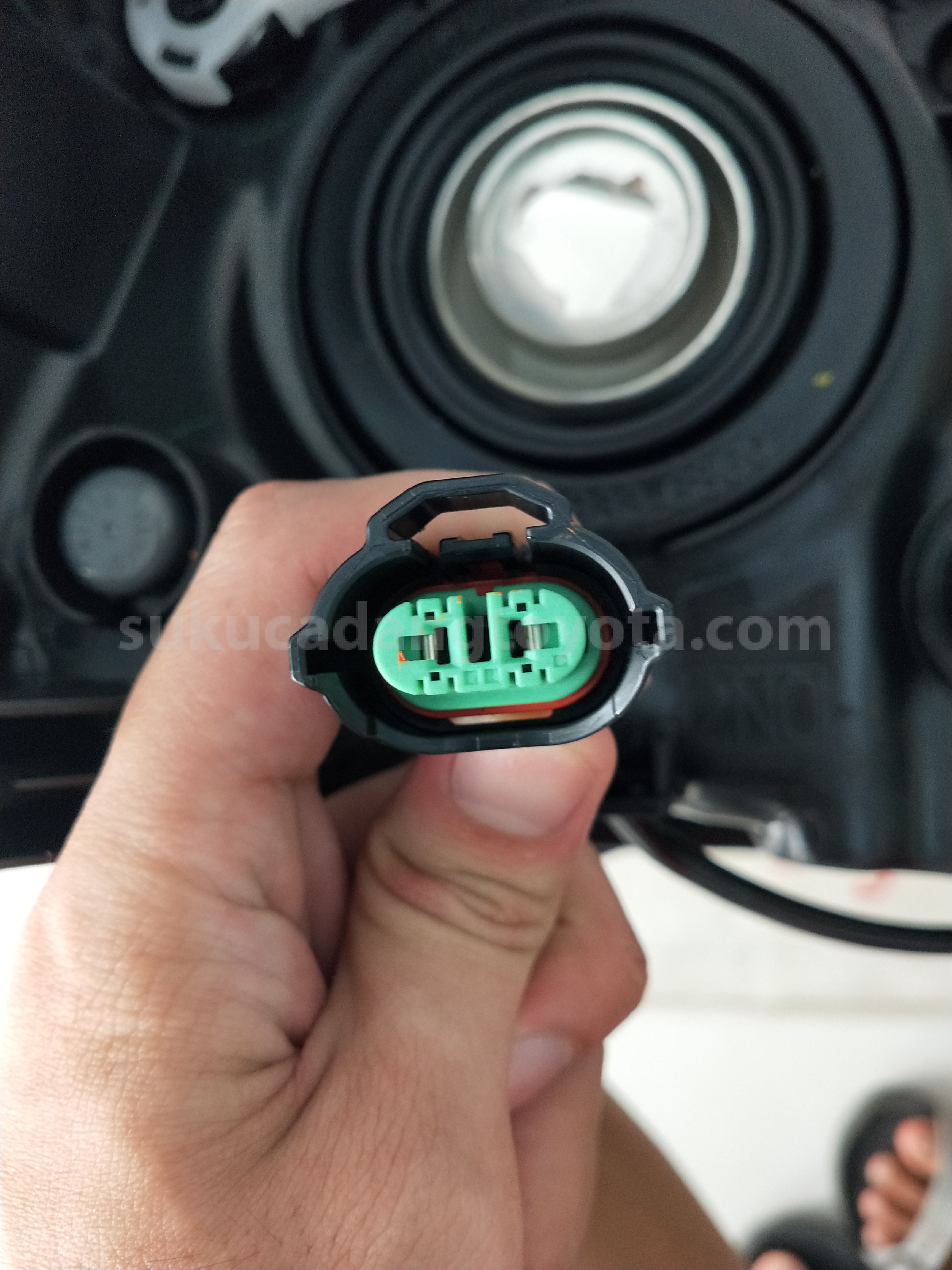 811700K580 UNIT A/S HEADLAMP LH - TOYOTA