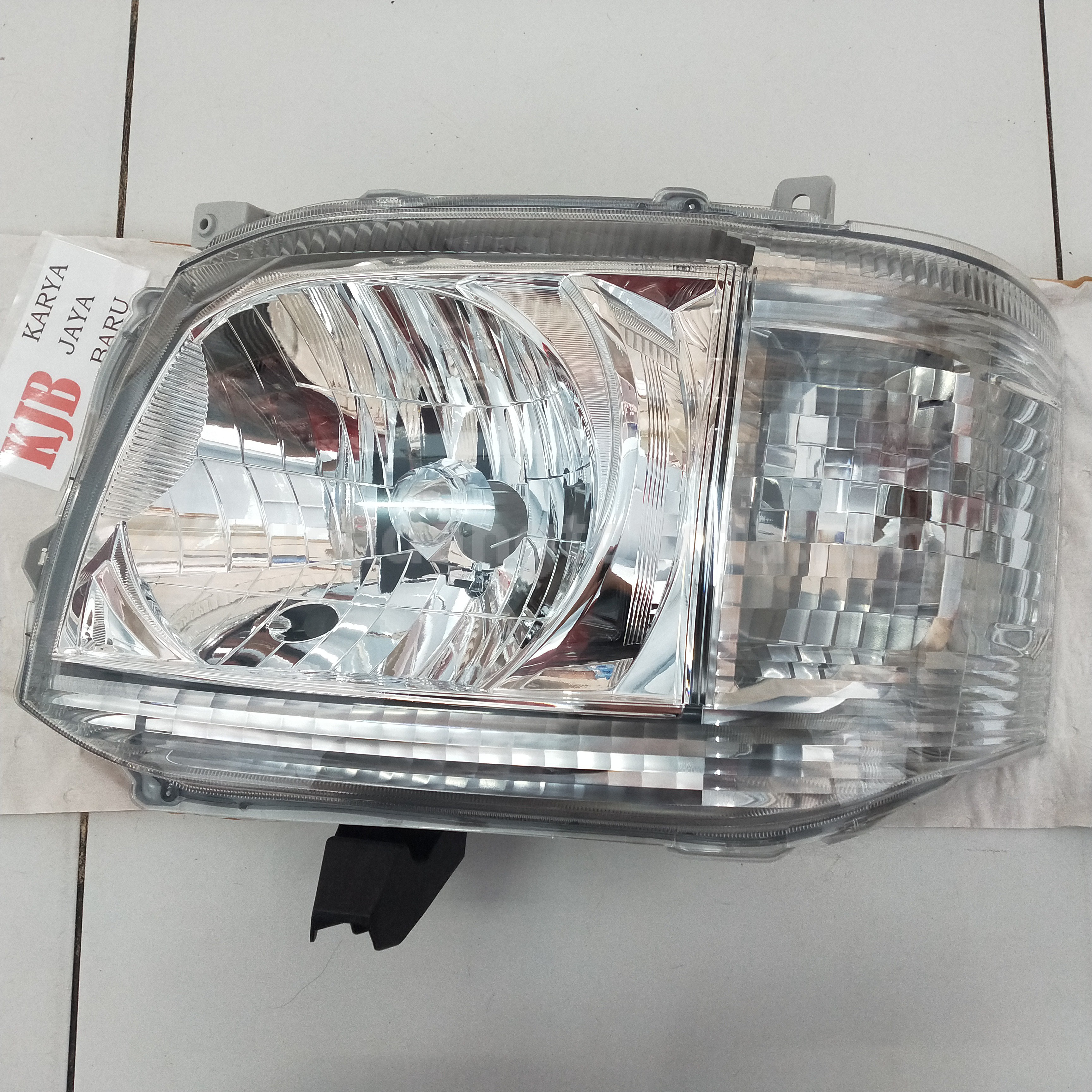 8117026601 UNIT ASSY, HEADLAMP, - TOYOTA