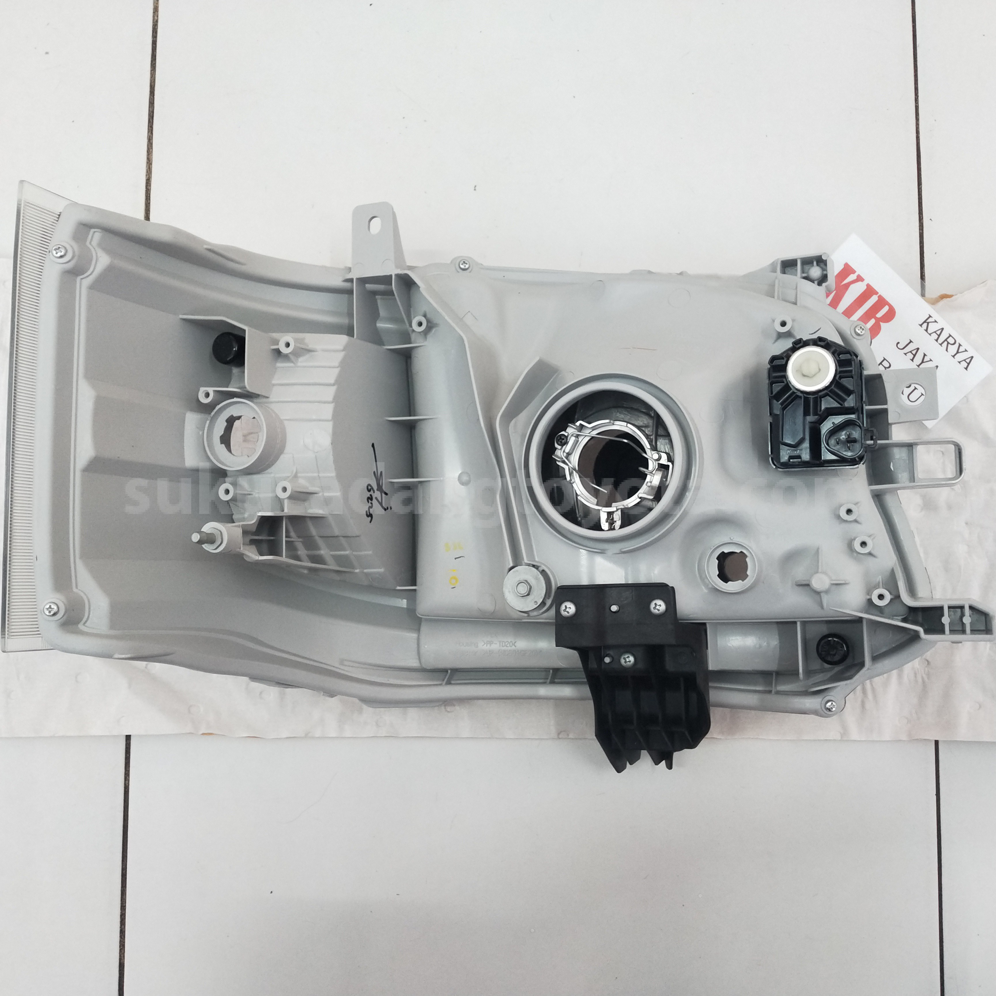 8117026601 UNIT ASSY, HEADLAMP, - TOYOTA