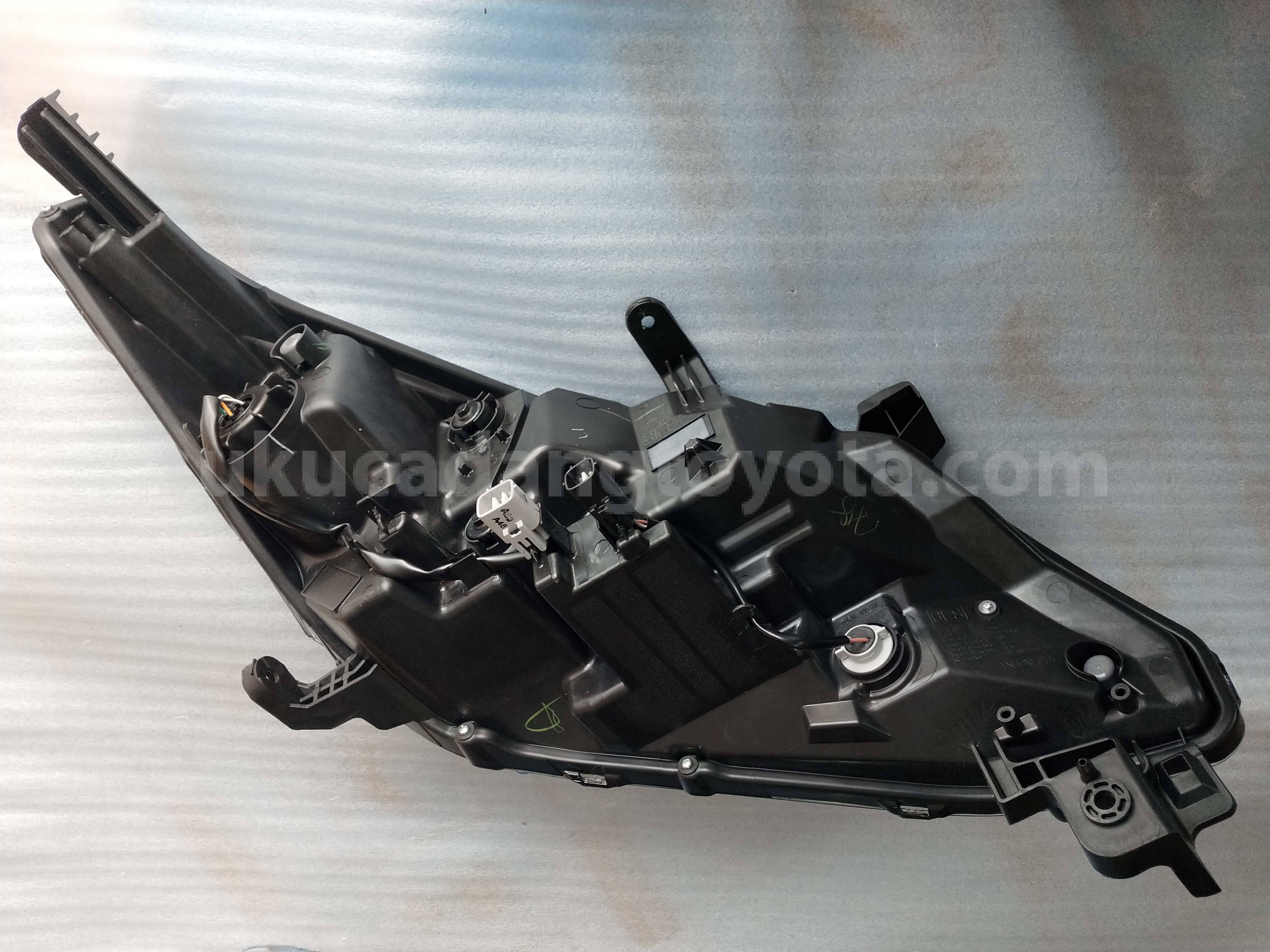 81170BZ620 UNIT A/S HEADLAMP LH - TOYOTA