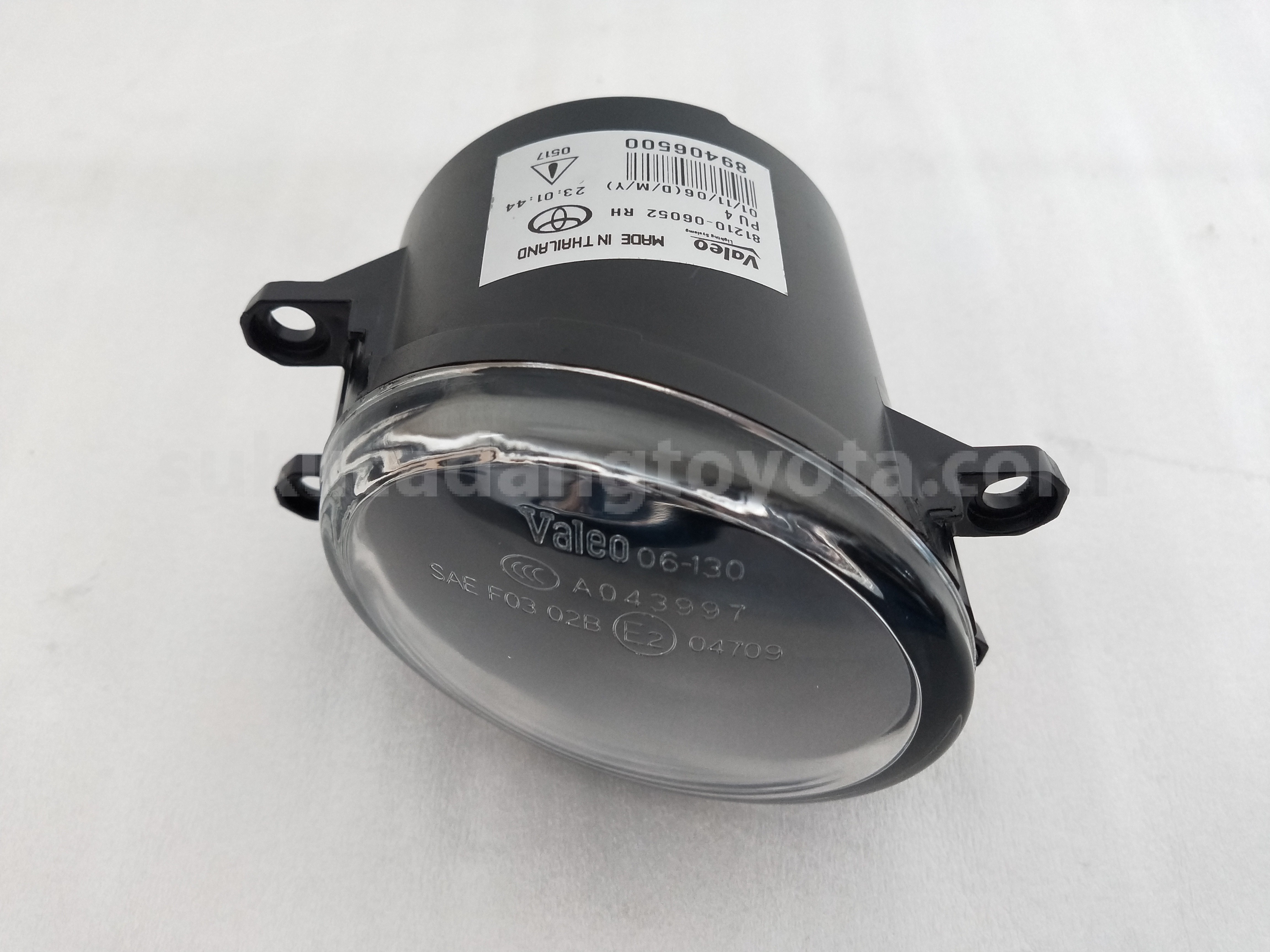 812100D042 LAMP ASSY, FOG, RH - TOYOTA