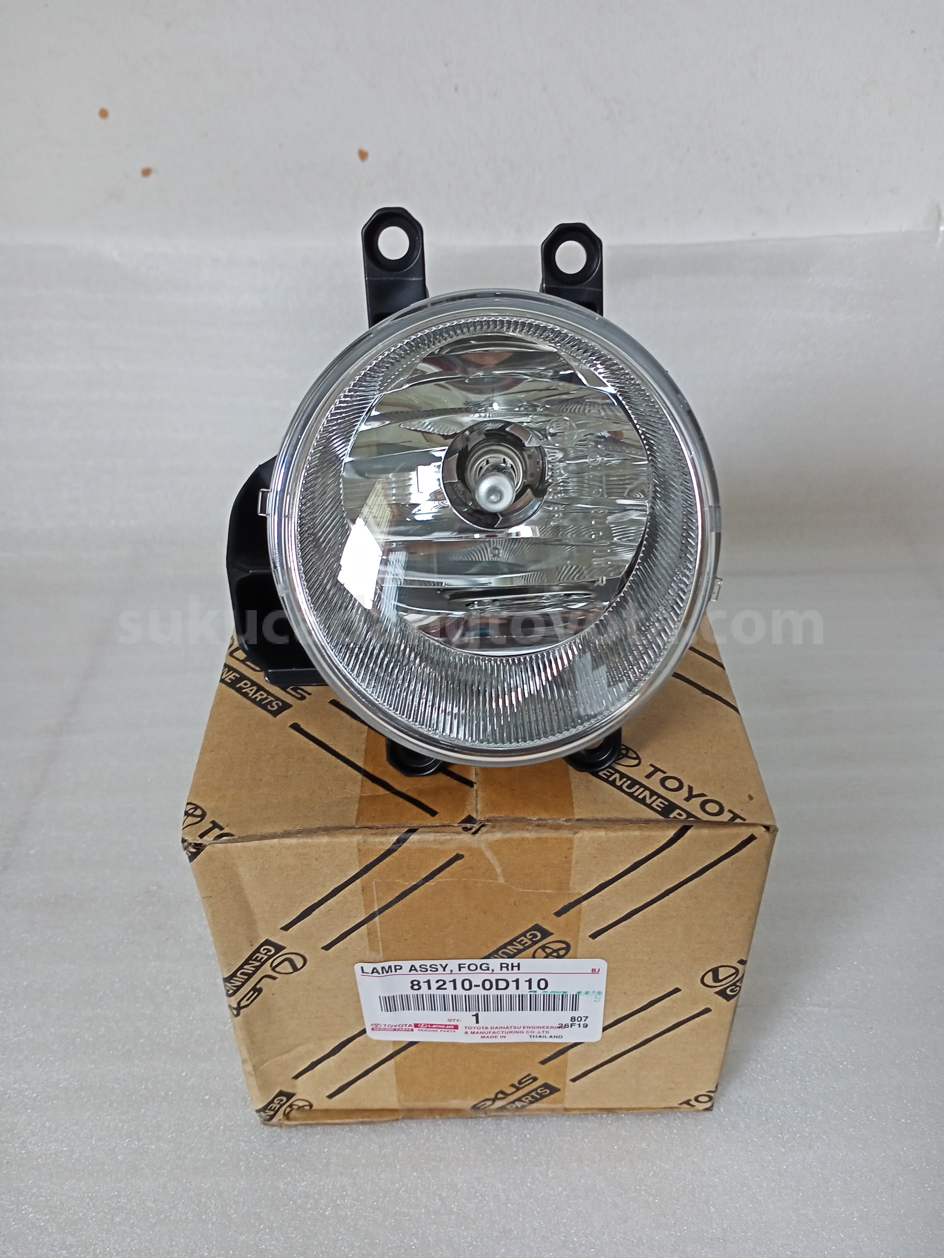 812100D110 LAMP ASSY, FOG, RH - TOYOTA
