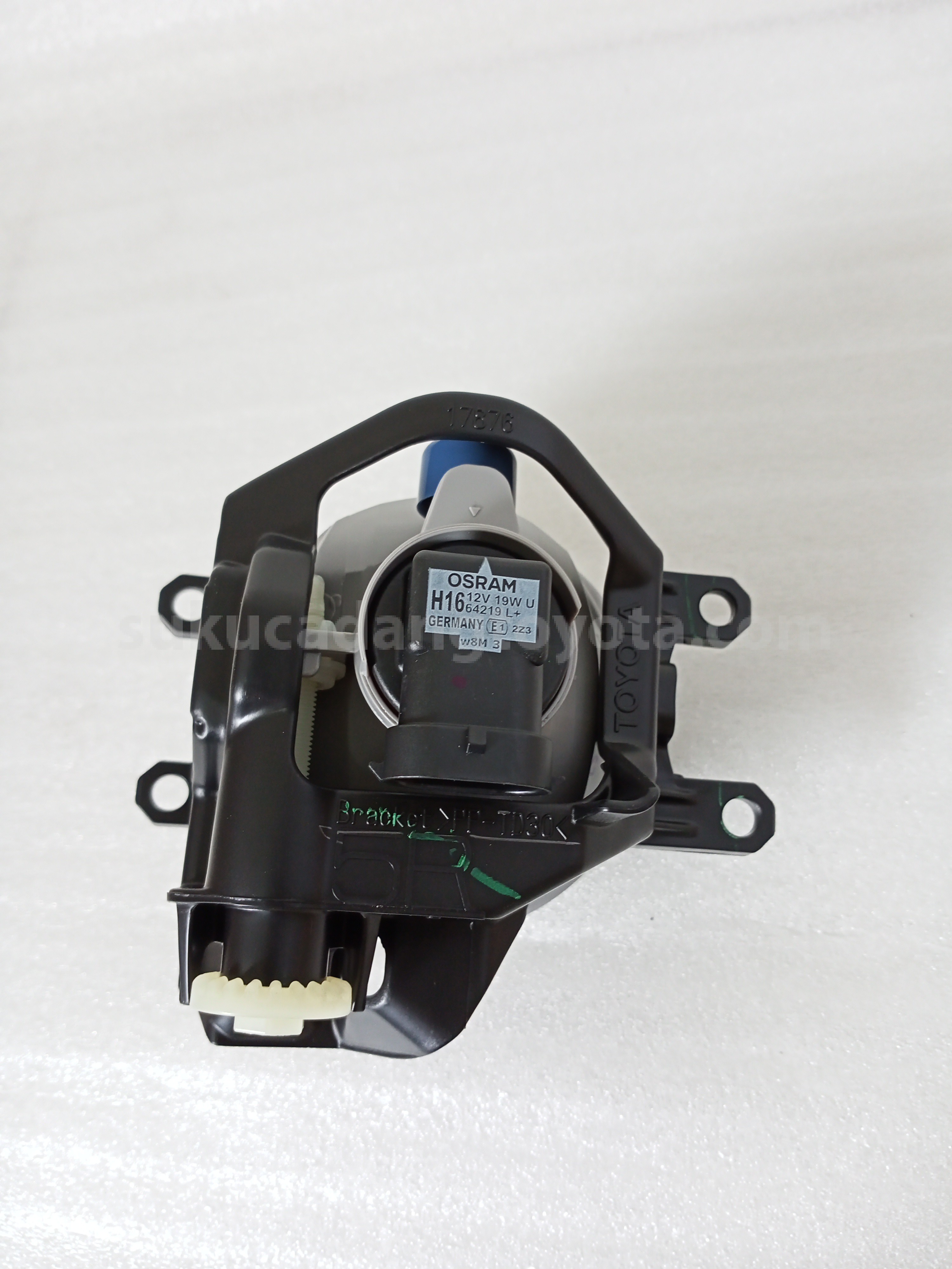 812100D110 LAMP ASSY, FOG, RH - TOYOTA