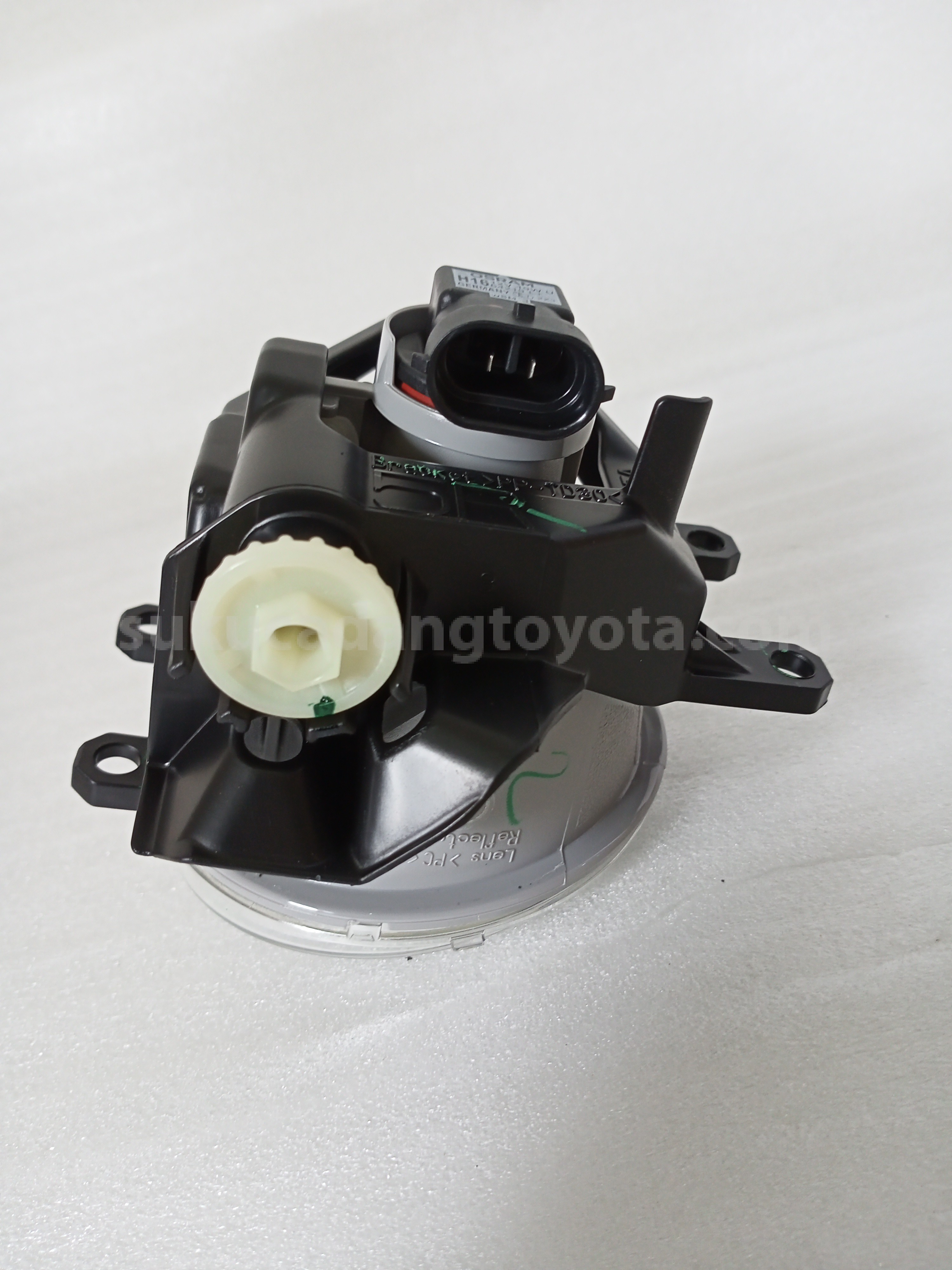812100D110 LAMP ASSY, FOG, RH - TOYOTA