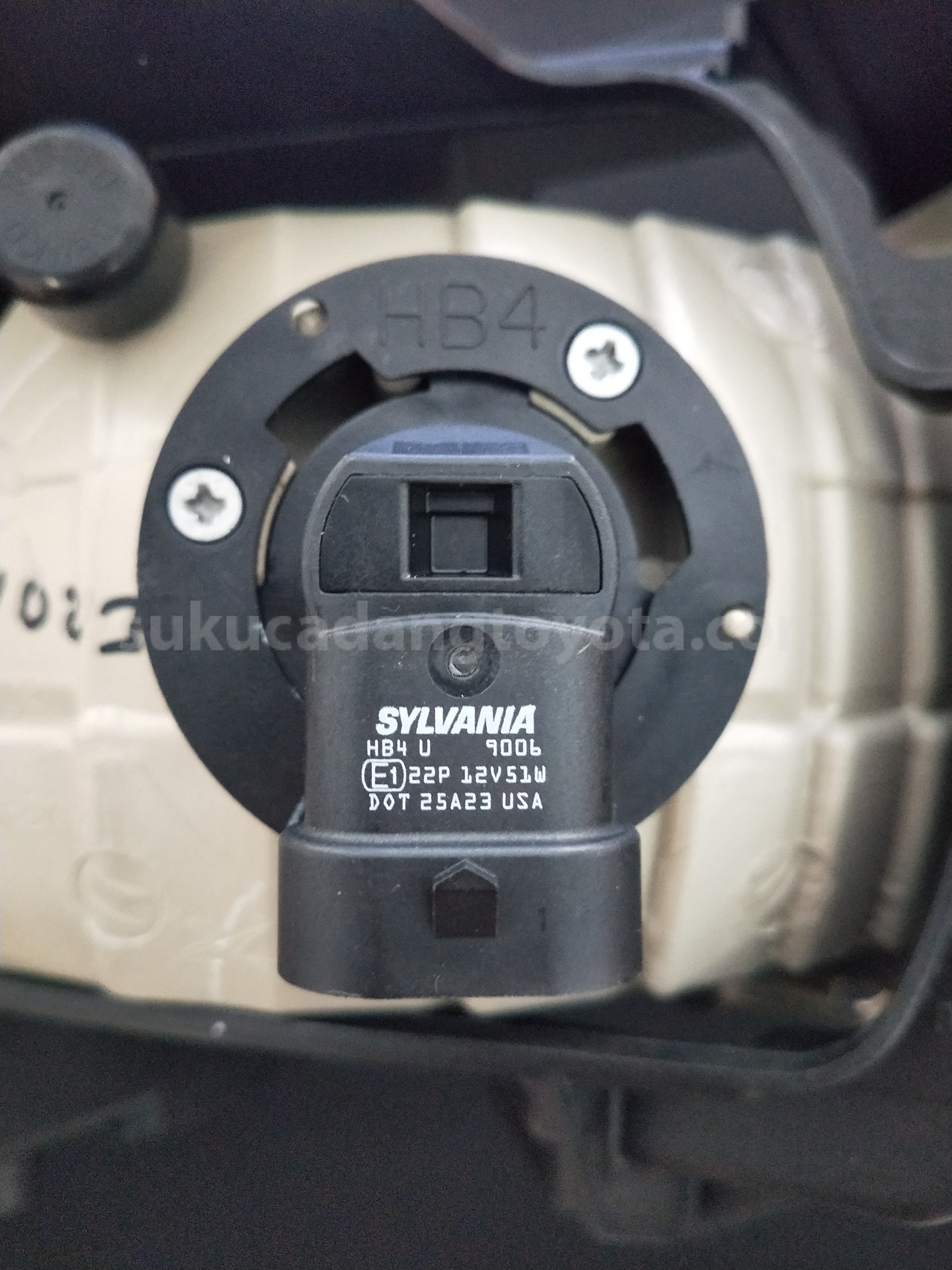 812100K031 LAMP A/S FOG W/BR RH - TOYOTA