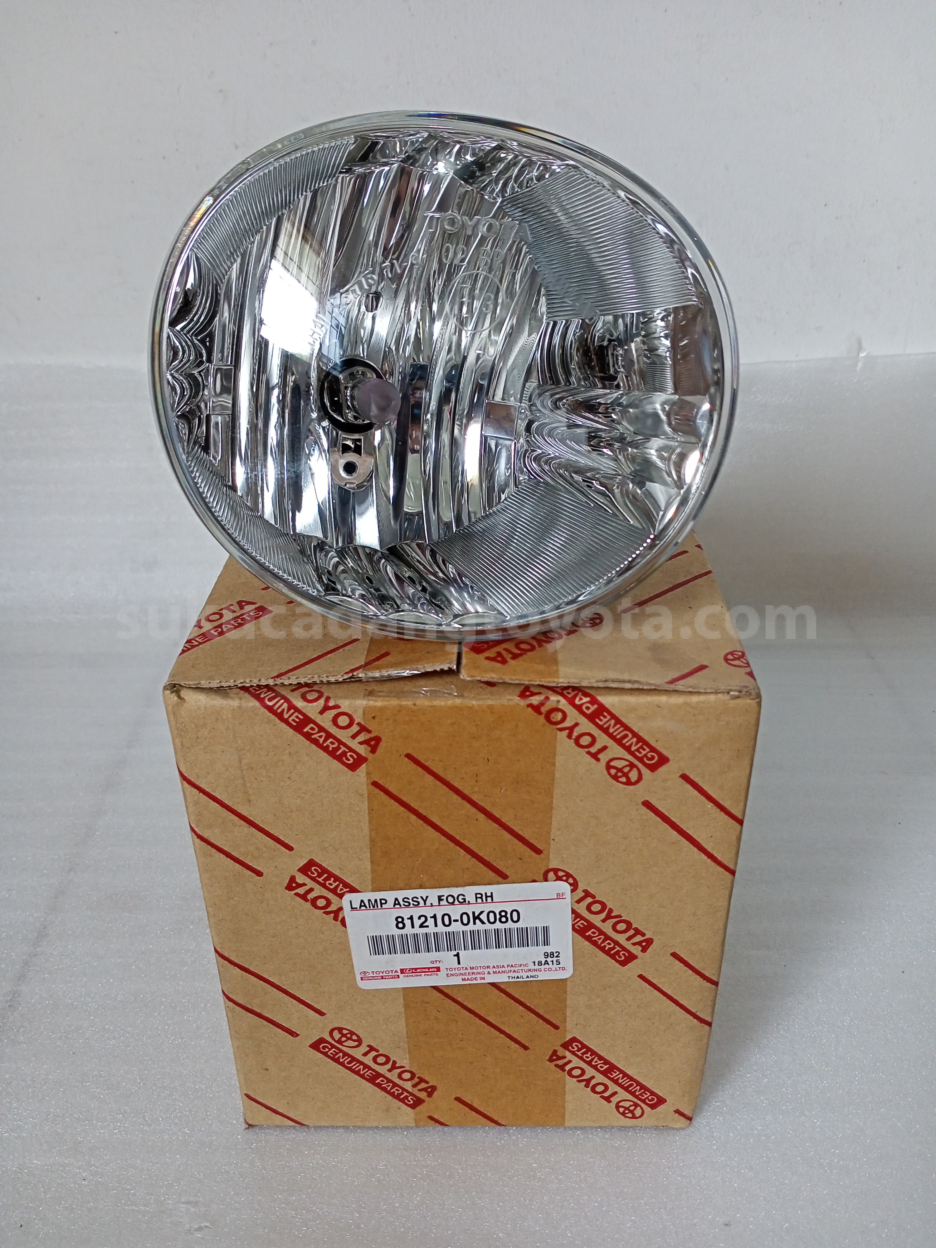 812100K080 LAMP ASSY, FOG, RH - TOYOTA