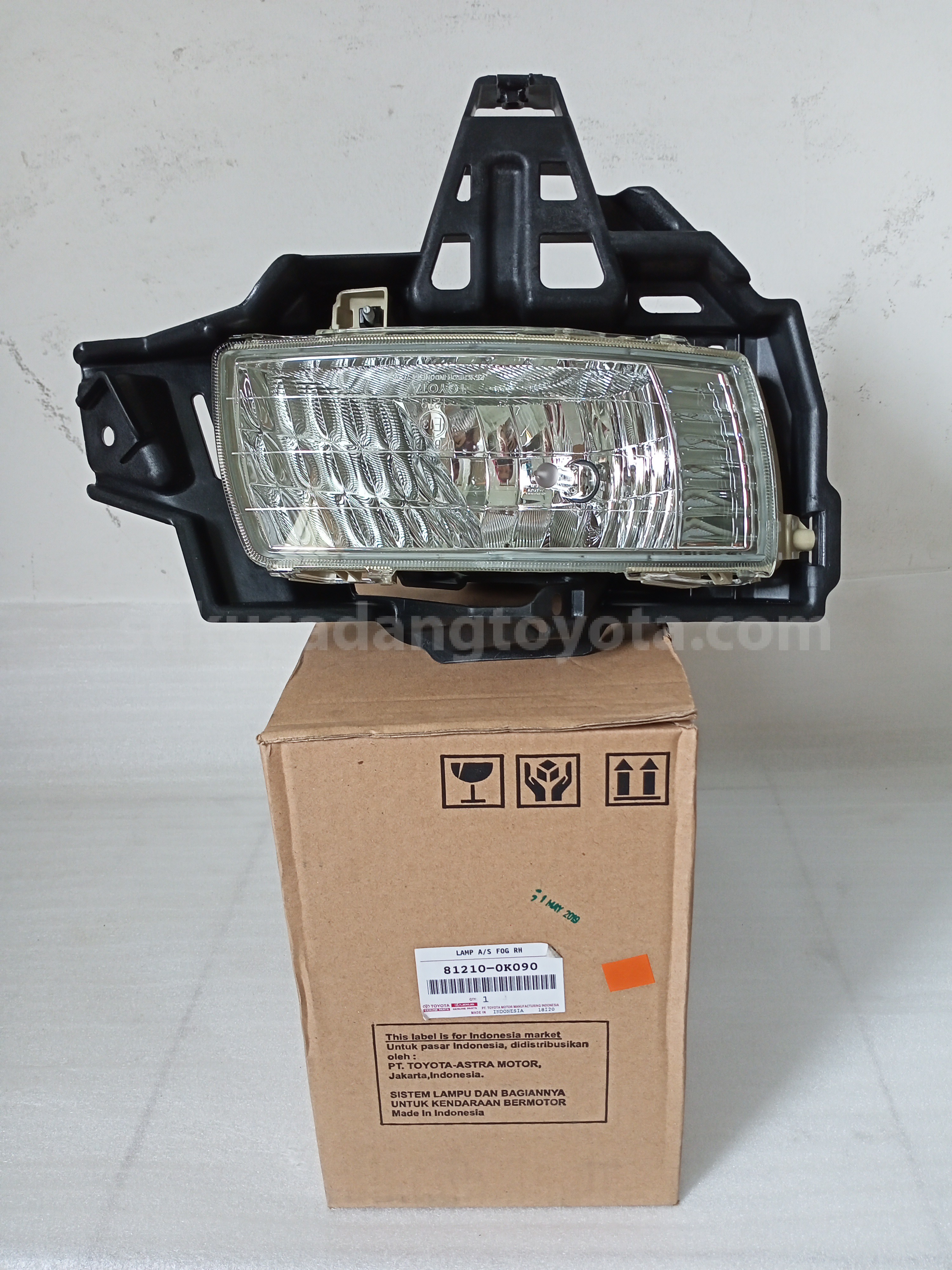 812100K090 LAMP A/S FOG RH - TOYOTA