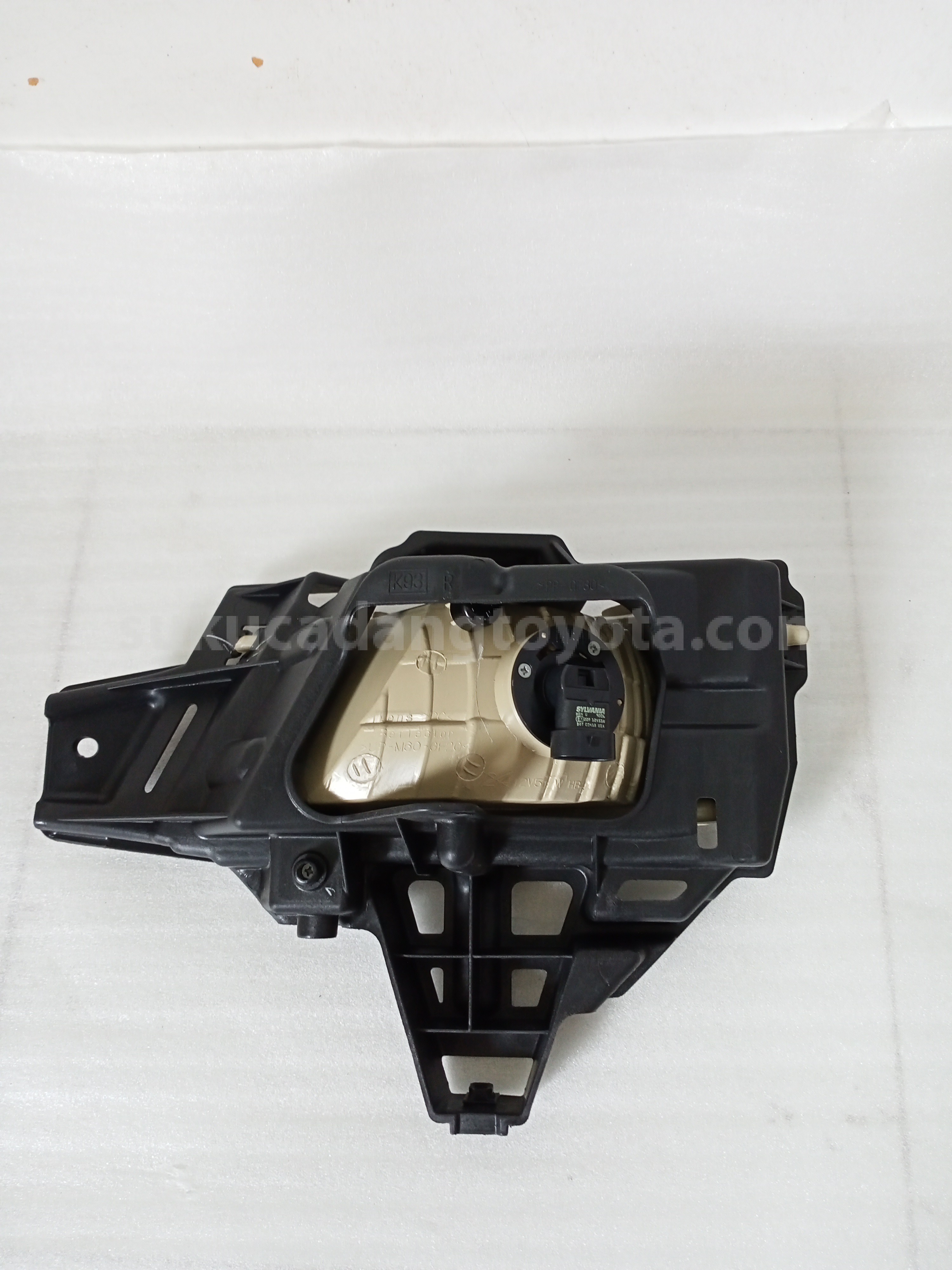 812100K090 LAMP A/S FOG RH - TOYOTA