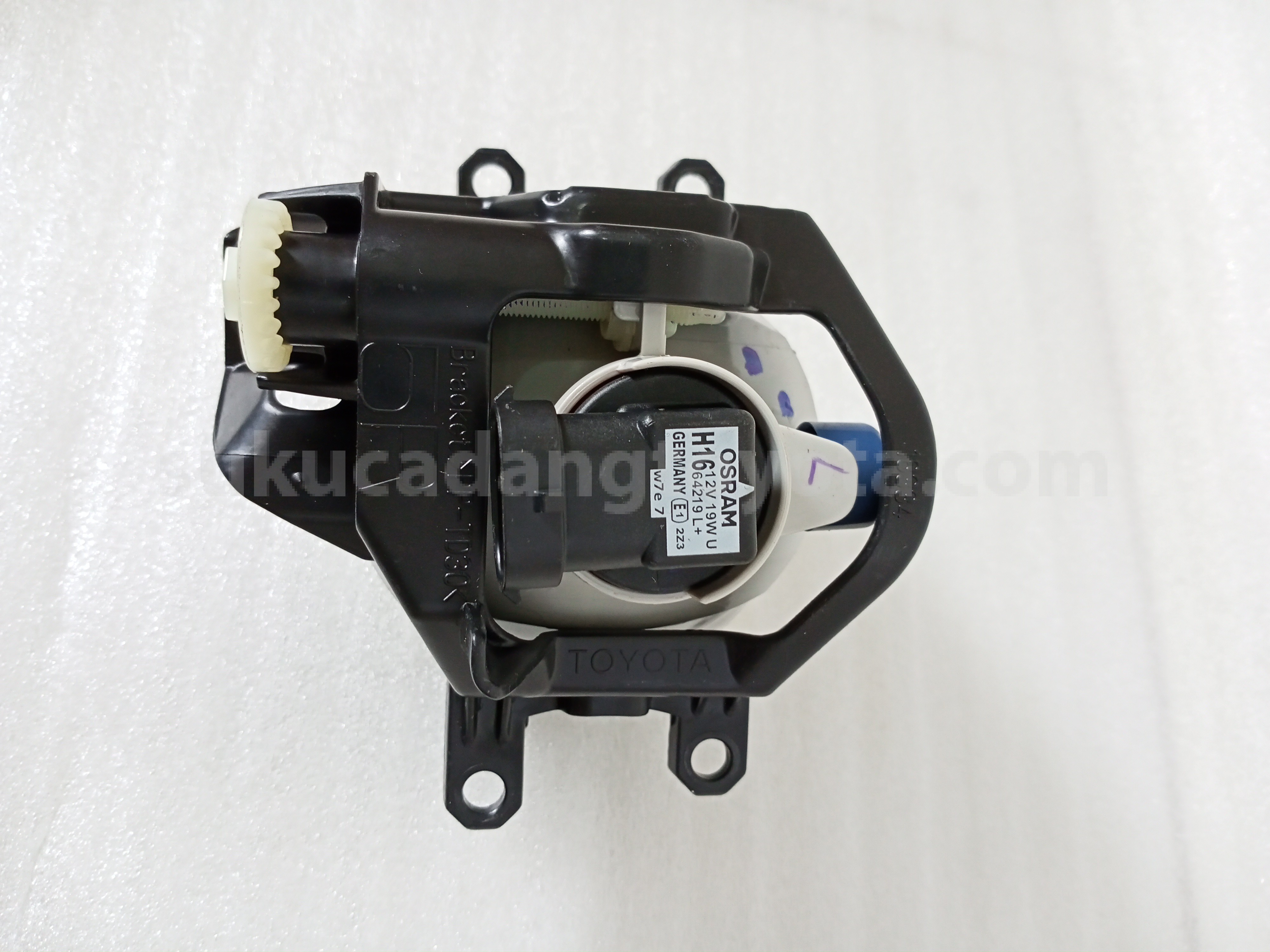 812100K130 LAMP ASSY, FOG RH - TOYOTA