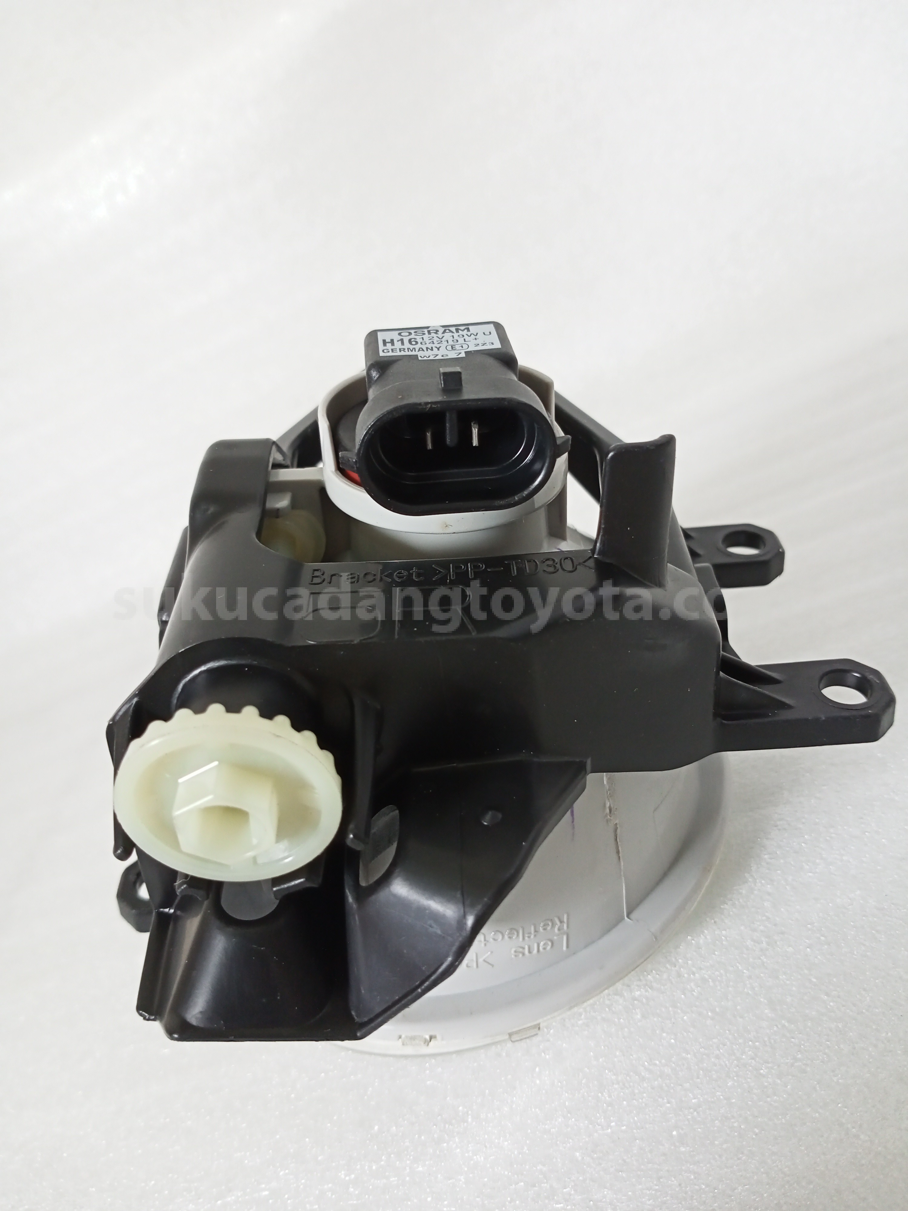 812100K130 LAMP ASSY, FOG RH - TOYOTA
